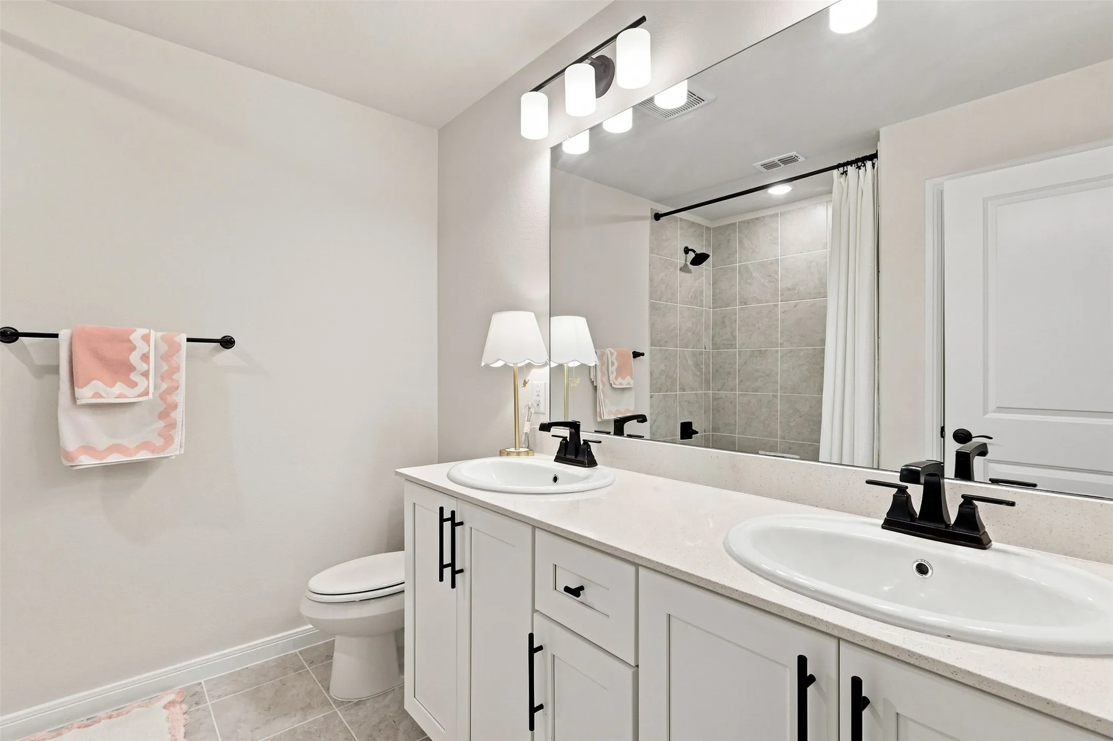 Single Family Residence For Sale in Grayson County , 1829 Temple Hills, Van Alstyne, Texas 75495, 4 Bedroom, 4 Bathroom, 2 Garage spaces, 2,582 Sqft, built in 2022, mls#21373114, Real Estate Agent in Van Alstyne, Homes For Sale in Grayson county, Homes For Sale in Van Alstyne, Realtor in Van Alstyne Texas, Real Estate Brokerage Independent Realty Texas, Luminita Cordes Realtor