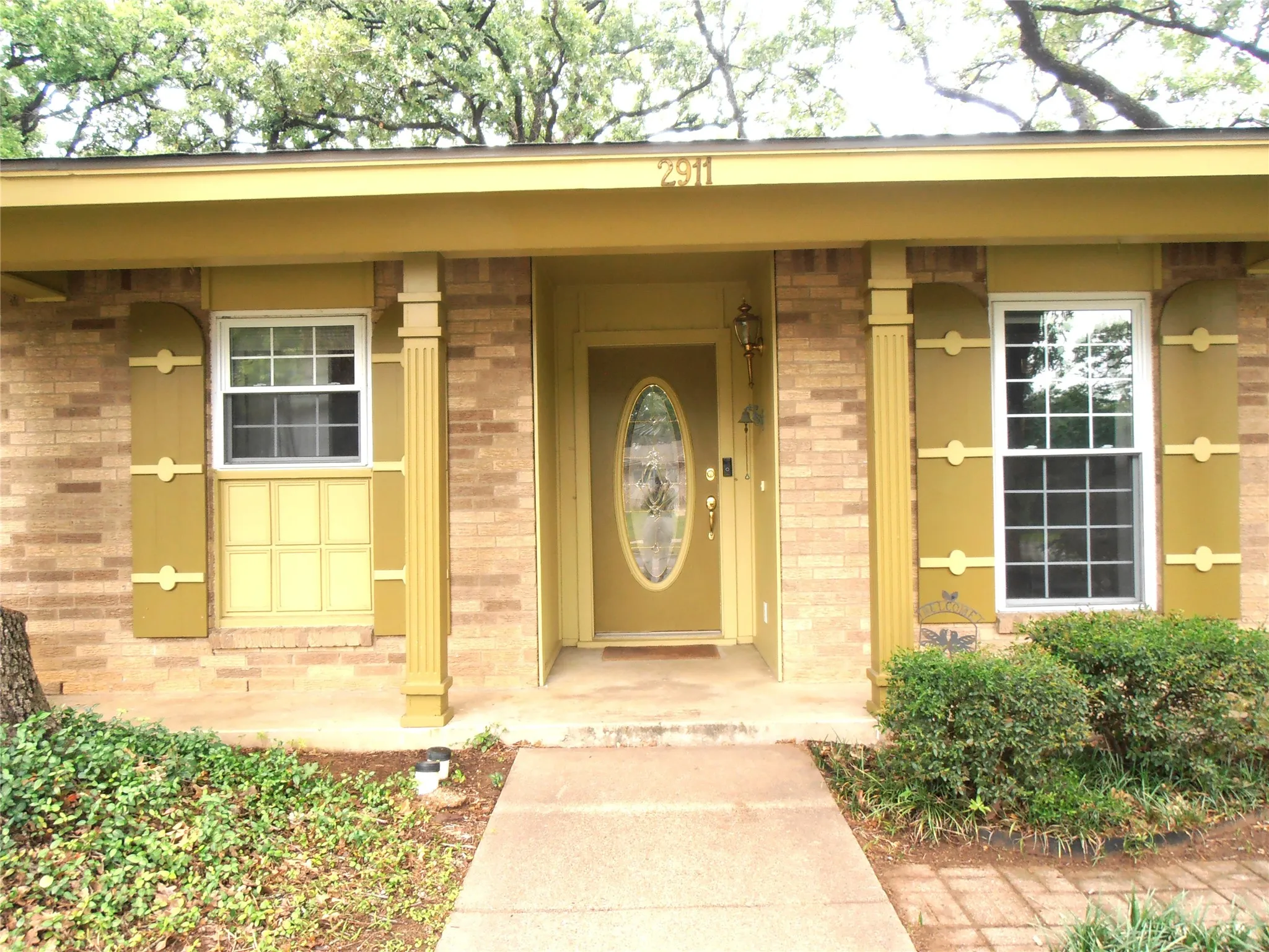 Single Family Residence For Sale in Tarrant County , 2911 Norwood Lane, Arlington, Texas 76013, 3 Bedroom, 2 Bathroom, 2 Garage spaces, 1,573 Sqft, built in 1964, mls#21374644, Real Estate Agent in Arlington, Homes For Sale in Tarrant county, Homes For Sale in Arlington, Realtor in Arlington Texas, Real Estate Brokerage Independent Realty Texas, Luminita Cordes Realtor