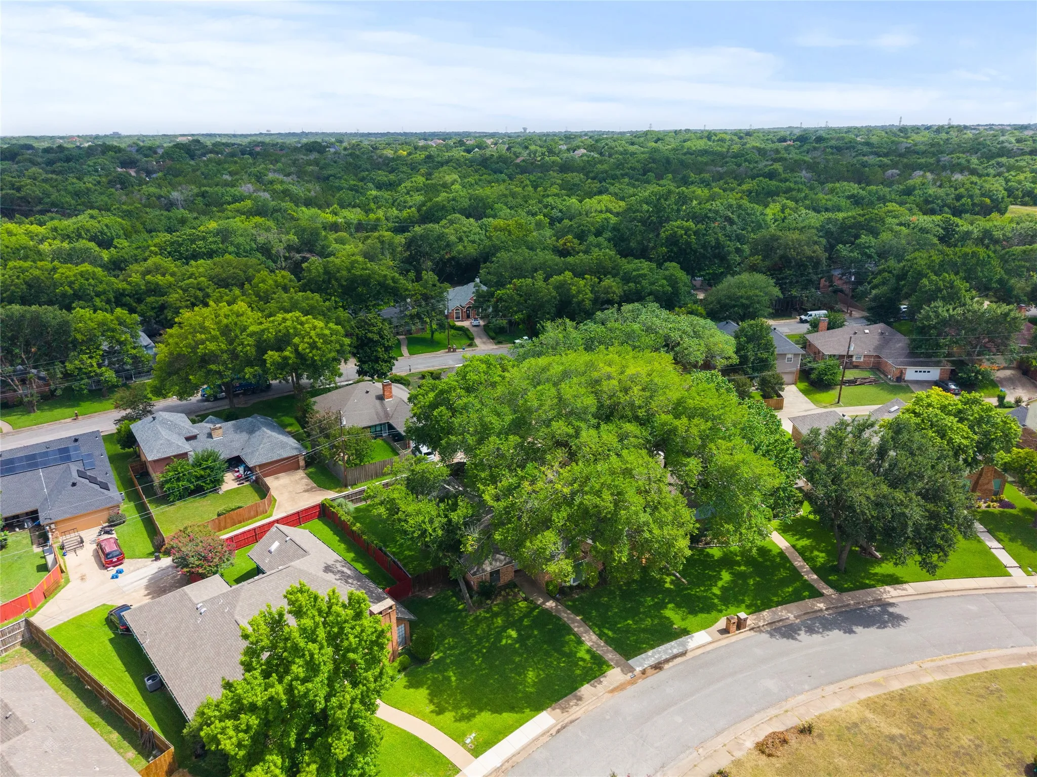 Single Family Residence For Sale in Dallas County , 342 Hillcroft Drive, Duncanville, Texas 75137, 3 Bedroom, 2 Bathroom, 2 Garage spaces, 2,218 Sqft, built in 1984, mls#21355442, Real Estate Agent in Duncanville, Homes For Sale in Dallas county, Homes For Sale in Duncanville, Realtor in Duncanville Texas, Real Estate Brokerage Independent Realty Texas, Luminita Cordes Realtor