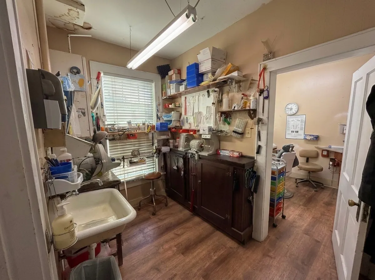 Office For Sale in Eastland County , 215 N Austin Street, Ranger, Texas 76470, 0, 0, Garage spaces, 0 Sqft, built in 1937, mls#21372222, Real Estate Agent in Ranger, Homes For Sale in Eastland county, Homes For Sale in Ranger, Realtor in Ranger Texas, Real Estate Brokerage Independent Realty Texas, Luminita Cordes Realtor