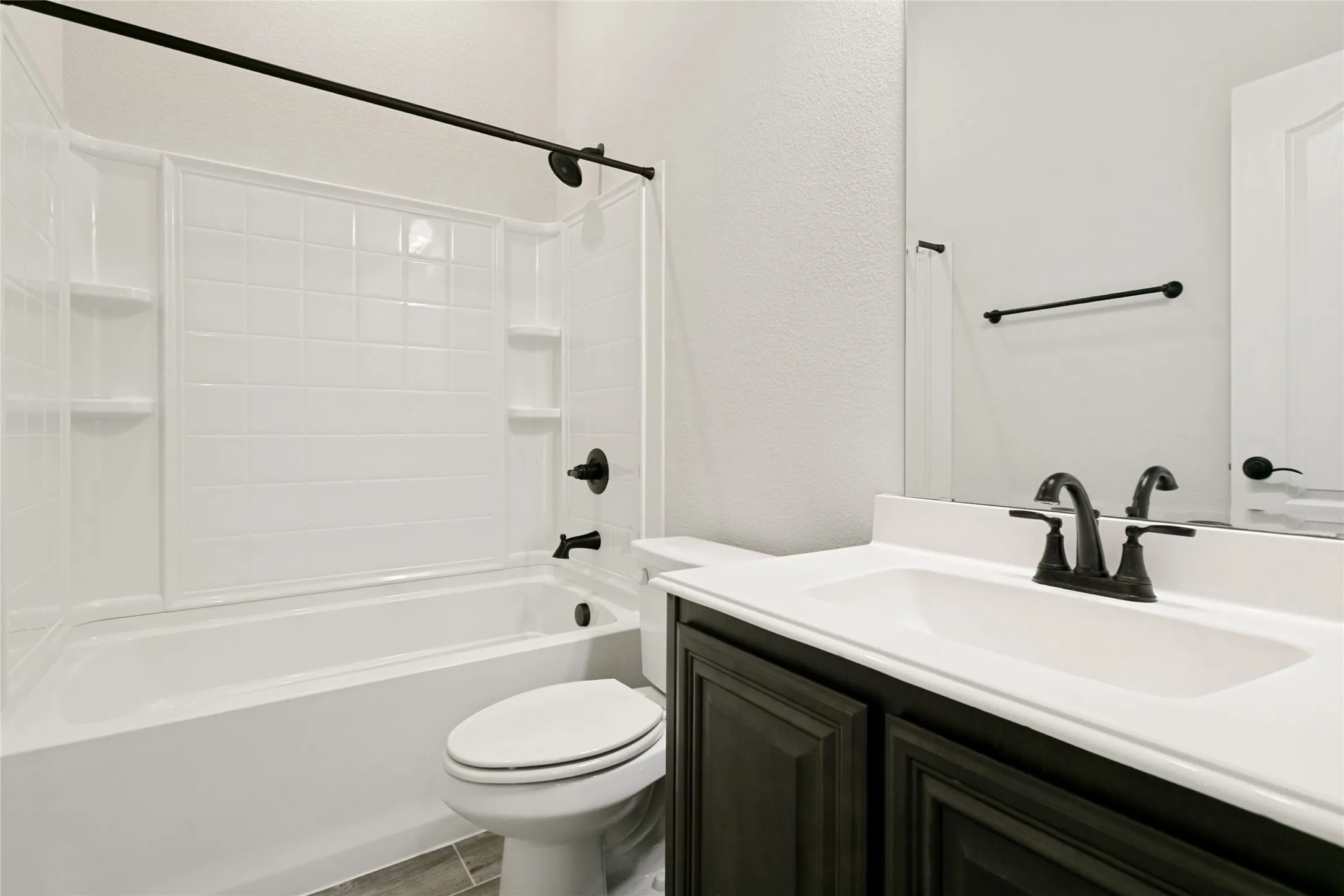 Single Family Residence For Sale in Johnson County , 1007 Creekhaven Lane, Mansfield, Texas 76063, 3 Bedroom, 3 Bathroom, 2 Garage spaces, 2,622 Sqft, built in 2022, mls#21374642, Real Estate Agent in Mansfield, Homes For Sale in Johnson county, Homes For Sale in Mansfield, Realtor in Mansfield Texas, Real Estate Brokerage Independent Realty Texas, Luminita Cordes Realtor
