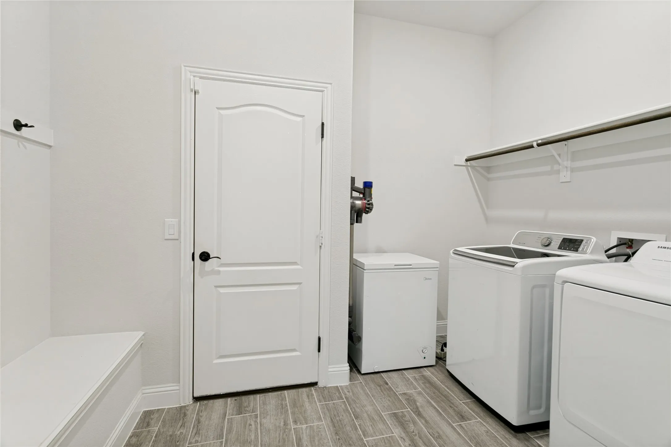 Single Family Residence For Sale in Johnson County , 1007 Creekhaven Lane, Mansfield, Texas 76063, 3 Bedroom, 3 Bathroom, 2 Garage spaces, 2,622 Sqft, built in 2022, mls#21374642, Real Estate Agent in Mansfield, Homes For Sale in Johnson county, Homes For Sale in Mansfield, Realtor in Mansfield Texas, Real Estate Brokerage Independent Realty Texas, Luminita Cordes Realtor