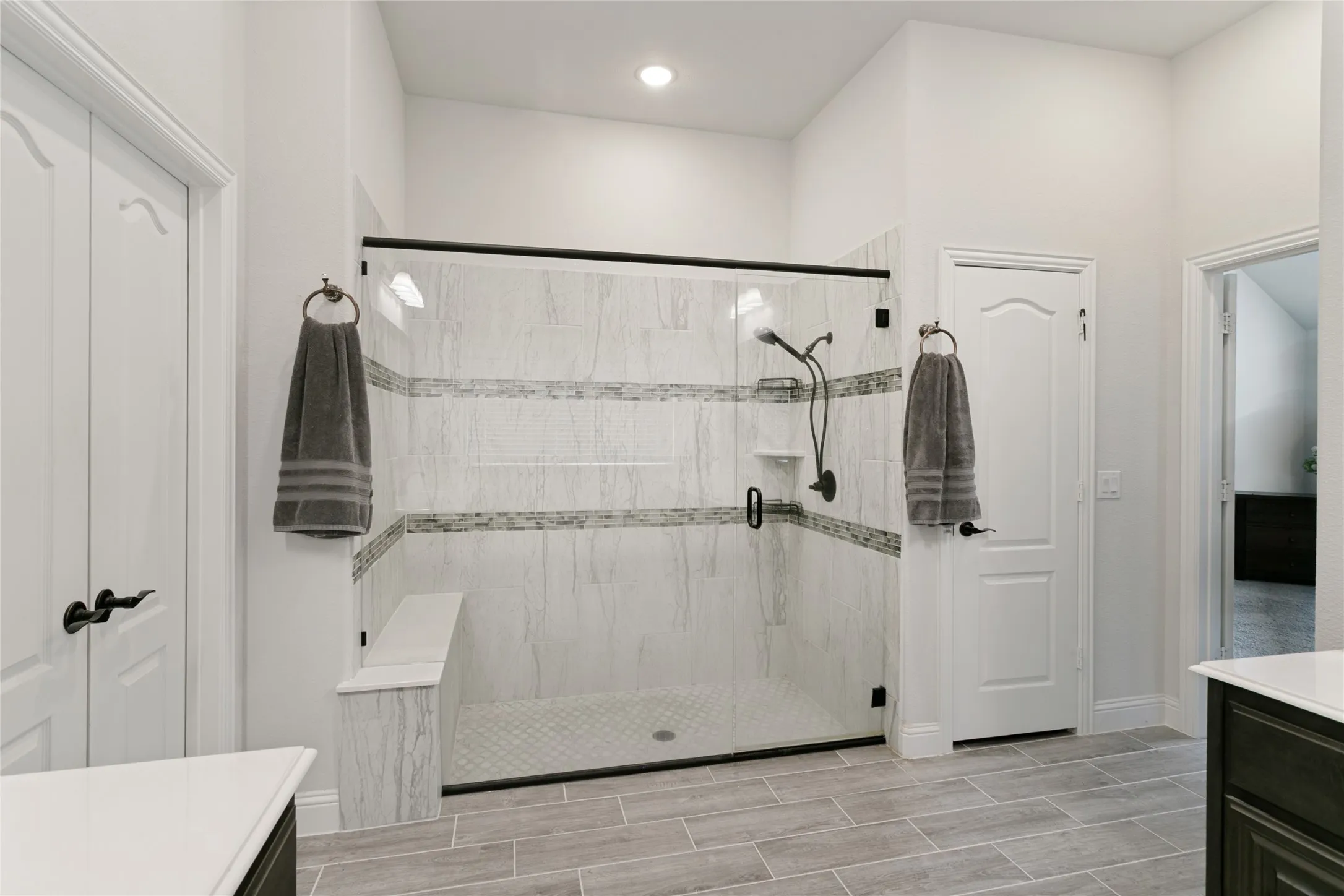 Single Family Residence For Sale in Johnson County , 1007 Creekhaven Lane, Mansfield, Texas 76063, 3 Bedroom, 3 Bathroom, 2 Garage spaces, 2,622 Sqft, built in 2022, mls#21374642, Real Estate Agent in Mansfield, Homes For Sale in Johnson county, Homes For Sale in Mansfield, Realtor in Mansfield Texas, Real Estate Brokerage Independent Realty Texas, Luminita Cordes Realtor