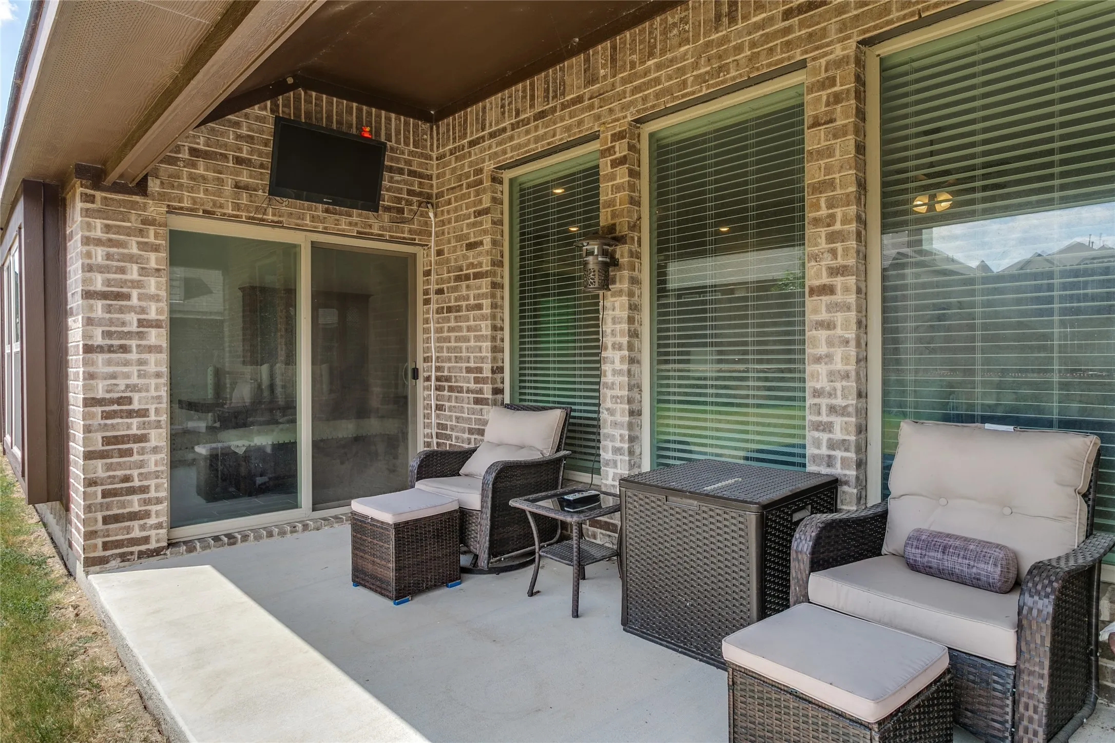 Single Family Residence For Sale in Johnson County , 1007 Creekhaven Lane, Mansfield, Texas 76063, 3 Bedroom, 3 Bathroom, 2 Garage spaces, 2,622 Sqft, built in 2022, mls#21374642, Real Estate Agent in Mansfield, Homes For Sale in Johnson county, Homes For Sale in Mansfield, Realtor in Mansfield Texas, Real Estate Brokerage Independent Realty Texas, Luminita Cordes Realtor