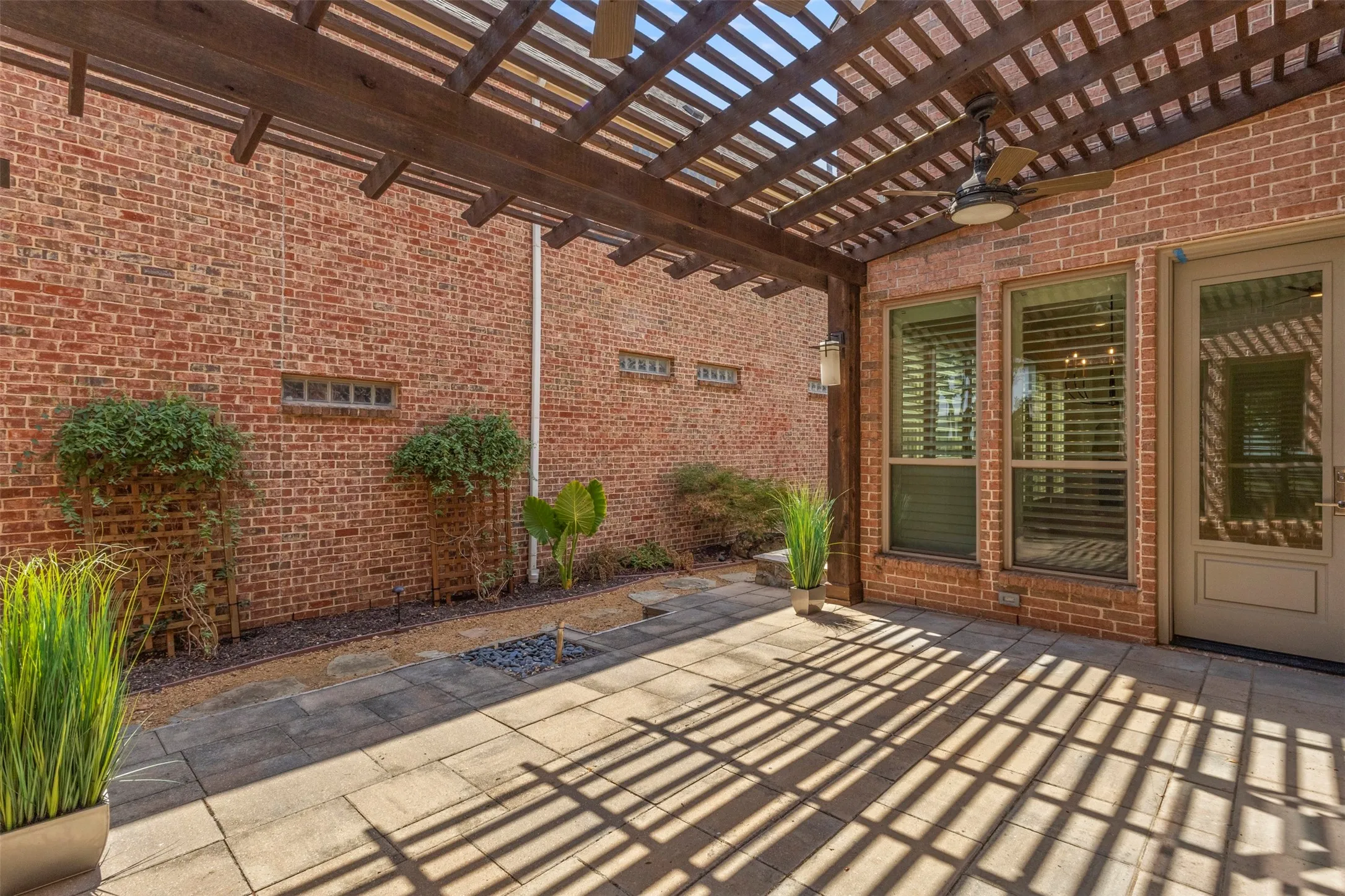 Single Family Residence For Sale in Collin County , 53 Cattail Pond Drive, Frisco, Texas 75034, 3 Bedroom, 4 Bathroom, 2 Garage spaces, 2,962 Sqft, built in 2000, mls#21372321, Real Estate Agent in Frisco, Homes For Sale in Collin county, Homes For Sale in Frisco, Realtor in Frisco Texas, Real Estate Brokerage Independent Realty Texas, Luminita Cordes Realtor
