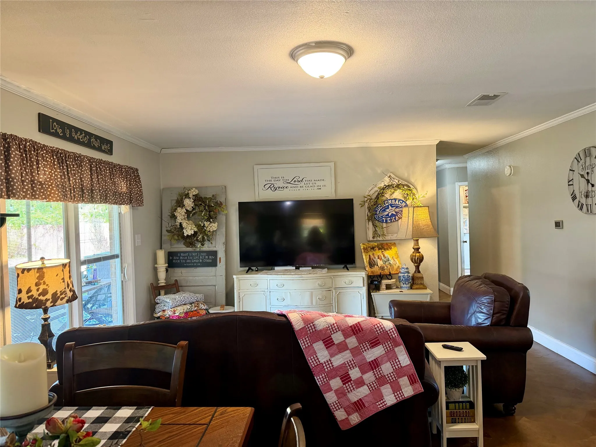 Single Family Residence For Sale in Wood County , 100 Nell Lane, Yantis, Texas 75497, 3 Bedroom, 2 Bathroom, Garage spaces, 1,919 Sqft, built in 1988, mls#21371528, Real Estate Agent in Yantis, Homes For Sale in Wood county, Homes For Sale in Yantis, Realtor in Yantis Texas, Real Estate Brokerage Independent Realty Texas, Luminita Cordes Realtor