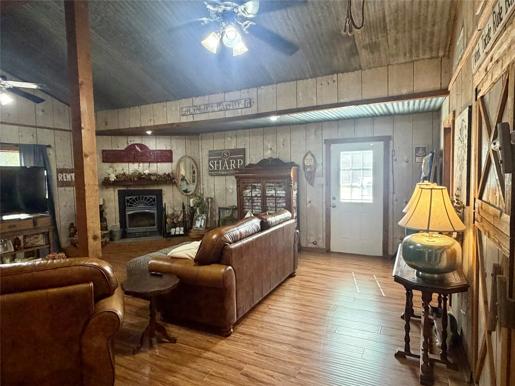 Single Family Residence For Sale in Wood County , 100 Nell Lane, Yantis, Texas 75497, 3 Bedroom, 2 Bathroom, Garage spaces, 1,919 Sqft, built in 1988, mls#21371528, Real Estate Agent in Yantis, Homes For Sale in Wood county, Homes For Sale in Yantis, Realtor in Yantis Texas, Real Estate Brokerage Independent Realty Texas, Luminita Cordes Realtor