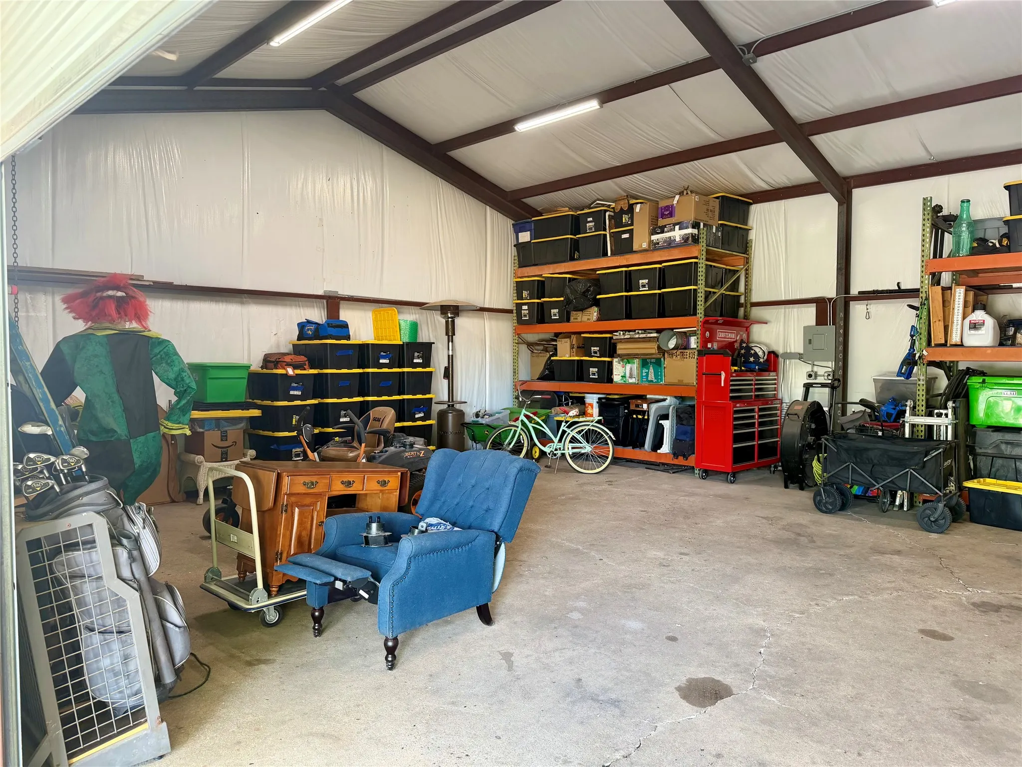Single Family Residence For Sale in Wood County , 100 Nell Lane, Yantis, Texas 75497, 3 Bedroom, 2 Bathroom, Garage spaces, 1,919 Sqft, built in 1988, mls#21371528, Real Estate Agent in Yantis, Homes For Sale in Wood county, Homes For Sale in Yantis, Realtor in Yantis Texas, Real Estate Brokerage Independent Realty Texas, Luminita Cordes Realtor