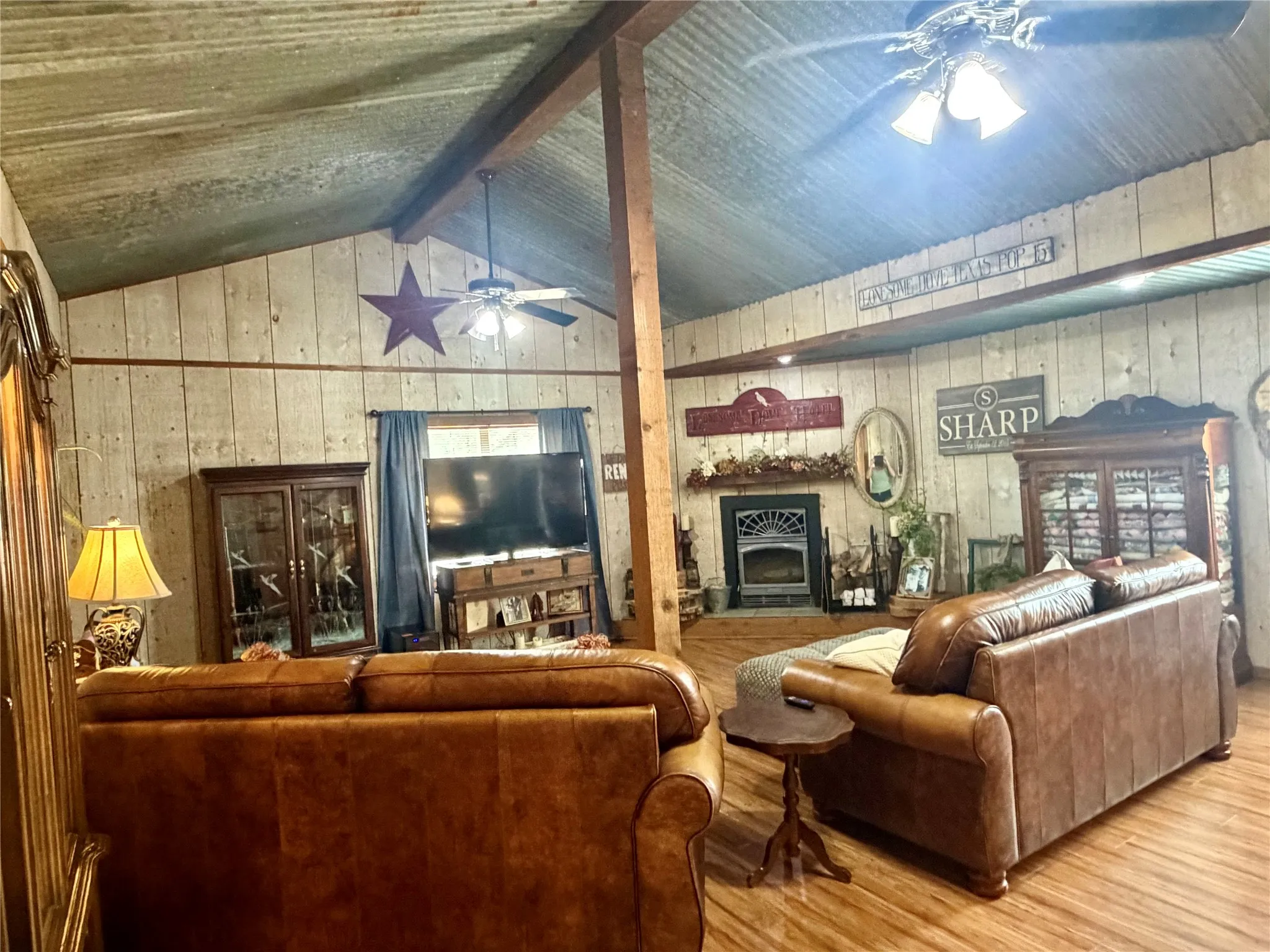 Single Family Residence For Sale in Wood County , 100 Nell Lane, Yantis, Texas 75497, 3 Bedroom, 2 Bathroom, Garage spaces, 1,919 Sqft, built in 1988, mls#21371528, Real Estate Agent in Yantis, Homes For Sale in Wood county, Homes For Sale in Yantis, Realtor in Yantis Texas, Real Estate Brokerage Independent Realty Texas, Luminita Cordes Realtor