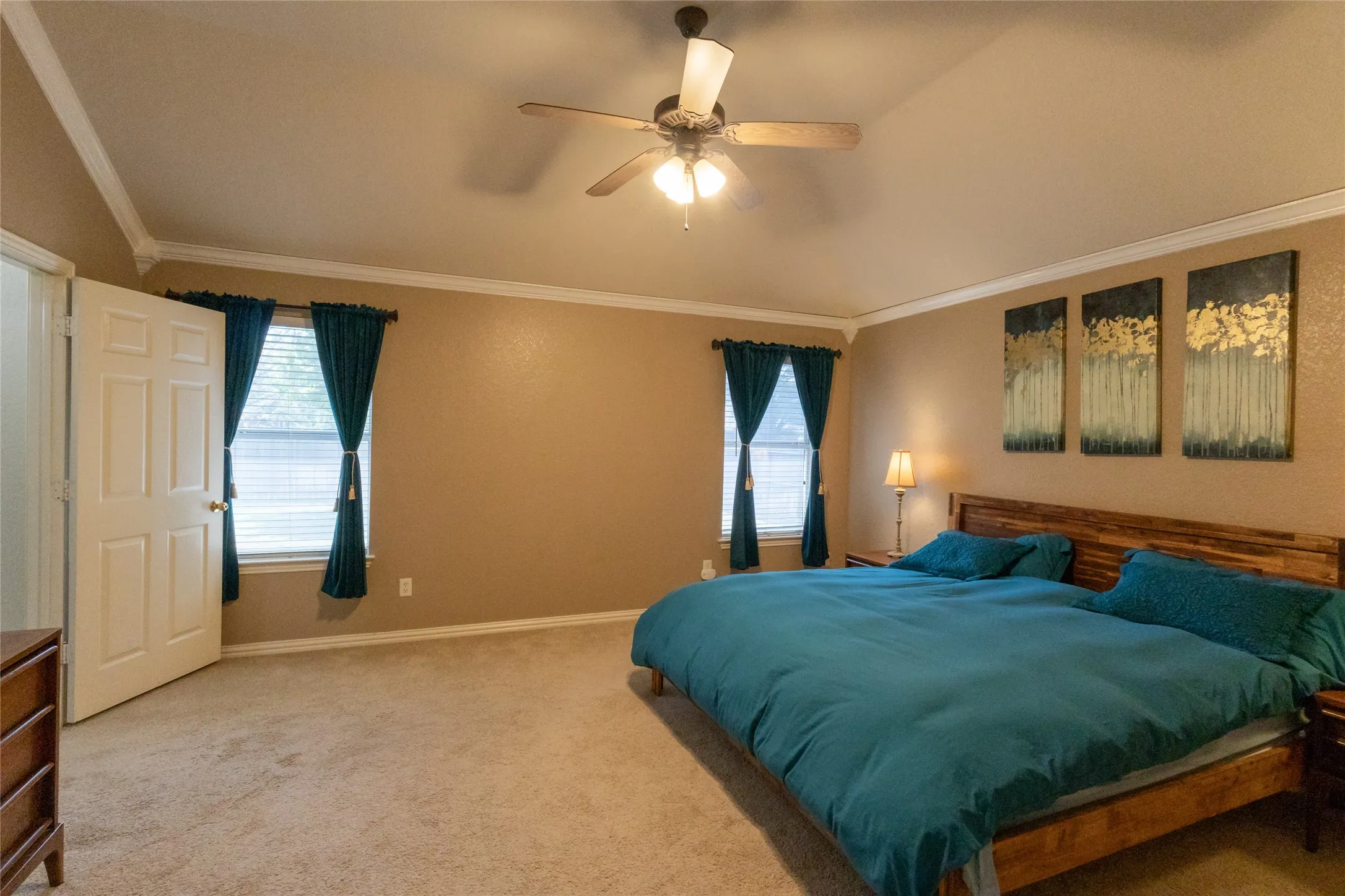 Single Family Residence For Sale in Tarrant County , 557 Willowview Drive, Saginaw, Texas 76179, 3 Bedroom, 2 Bathroom, 2 Garage spaces, 1,880 Sqft, built in 2002, mls#21374237, Real Estate Agent in Saginaw, Homes For Sale in Tarrant county, Homes For Sale in Saginaw, Realtor in Saginaw Texas, Real Estate Brokerage Independent Realty Texas, Luminita Cordes Realtor