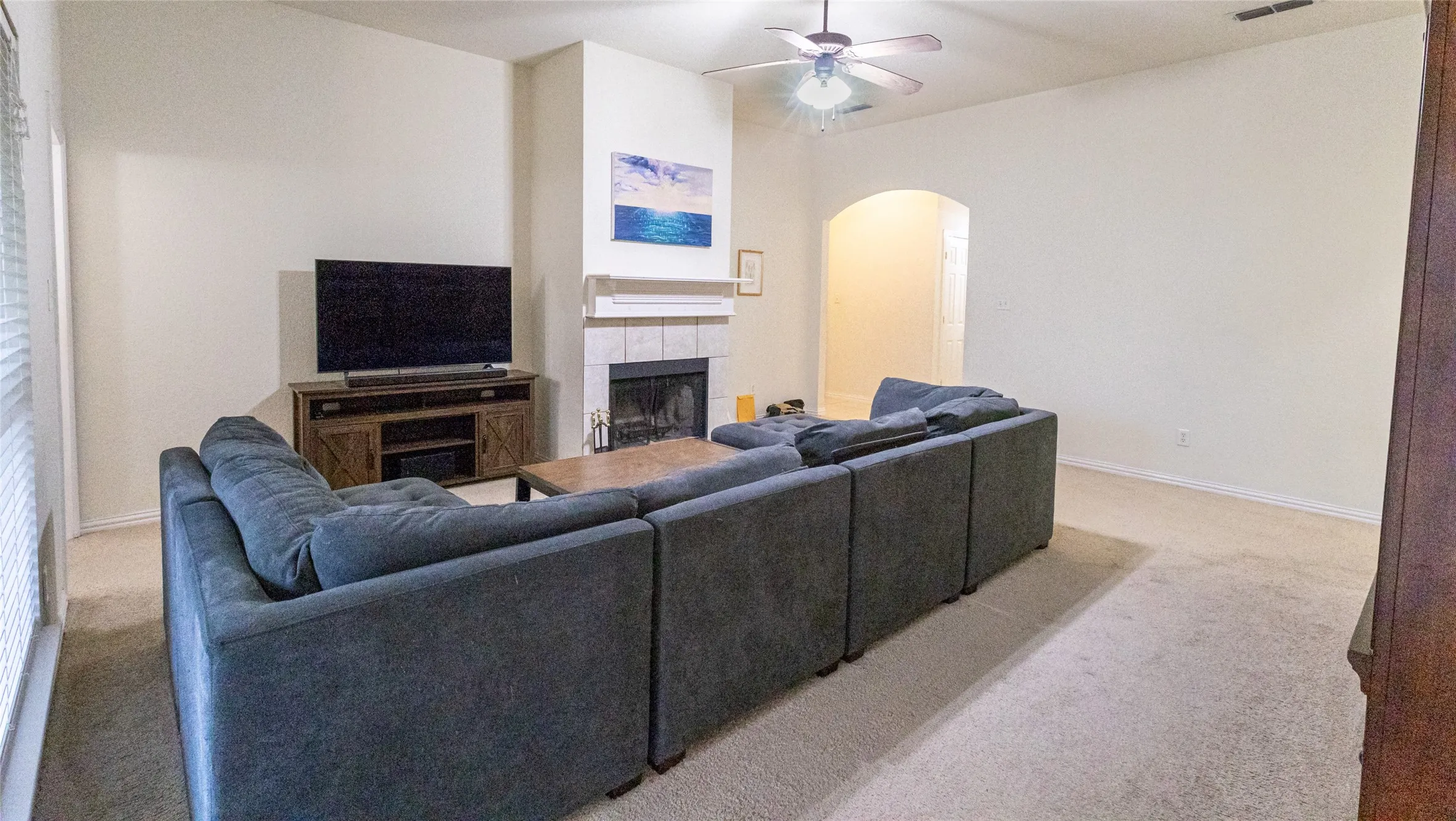 Single Family Residence For Sale in Tarrant County , 557 Willowview Drive, Saginaw, Texas 76179, 3 Bedroom, 2 Bathroom, 2 Garage spaces, 1,880 Sqft, built in 2002, mls#21374237, Real Estate Agent in Saginaw, Homes For Sale in Tarrant county, Homes For Sale in Saginaw, Realtor in Saginaw Texas, Real Estate Brokerage Independent Realty Texas, Luminita Cordes Realtor