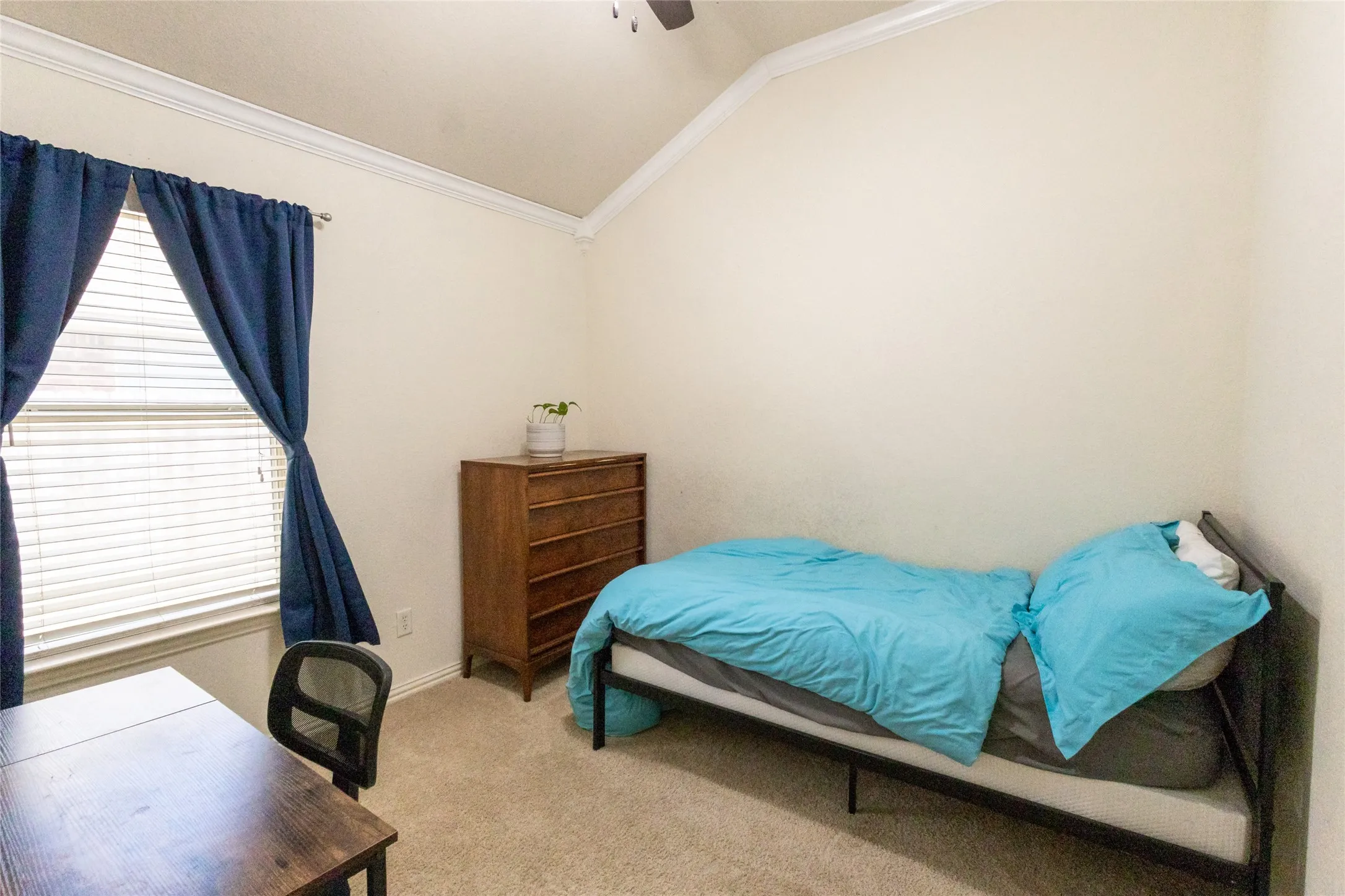 Single Family Residence For Sale in Tarrant County , 557 Willowview Drive, Saginaw, Texas 76179, 3 Bedroom, 2 Bathroom, 2 Garage spaces, 1,880 Sqft, built in 2002, mls#21374237, Real Estate Agent in Saginaw, Homes For Sale in Tarrant county, Homes For Sale in Saginaw, Realtor in Saginaw Texas, Real Estate Brokerage Independent Realty Texas, Luminita Cordes Realtor