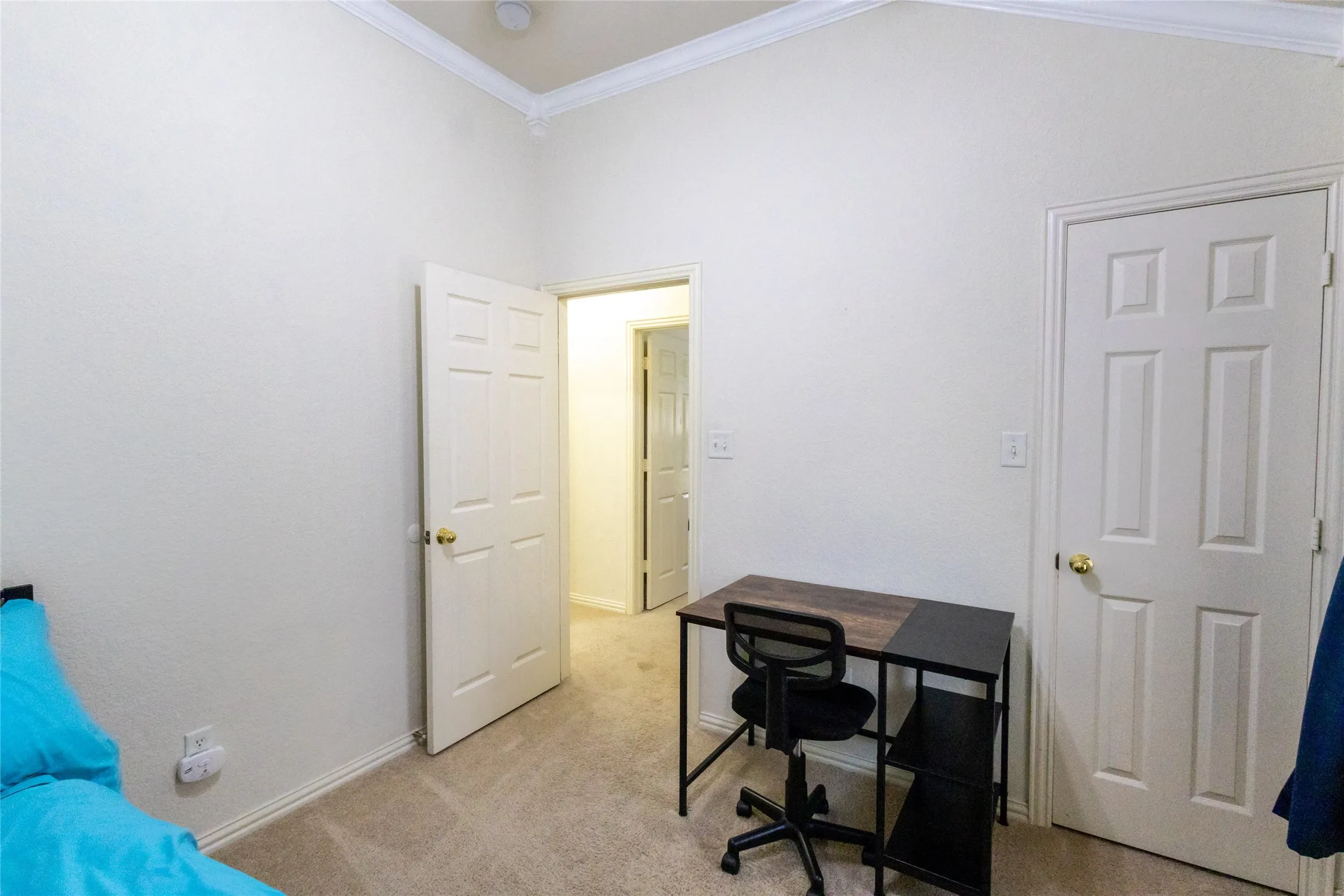 Single Family Residence For Sale in Tarrant County , 557 Willowview Drive, Saginaw, Texas 76179, 3 Bedroom, 2 Bathroom, 2 Garage spaces, 1,880 Sqft, built in 2002, mls#21374237, Real Estate Agent in Saginaw, Homes For Sale in Tarrant county, Homes For Sale in Saginaw, Realtor in Saginaw Texas, Real Estate Brokerage Independent Realty Texas, Luminita Cordes Realtor