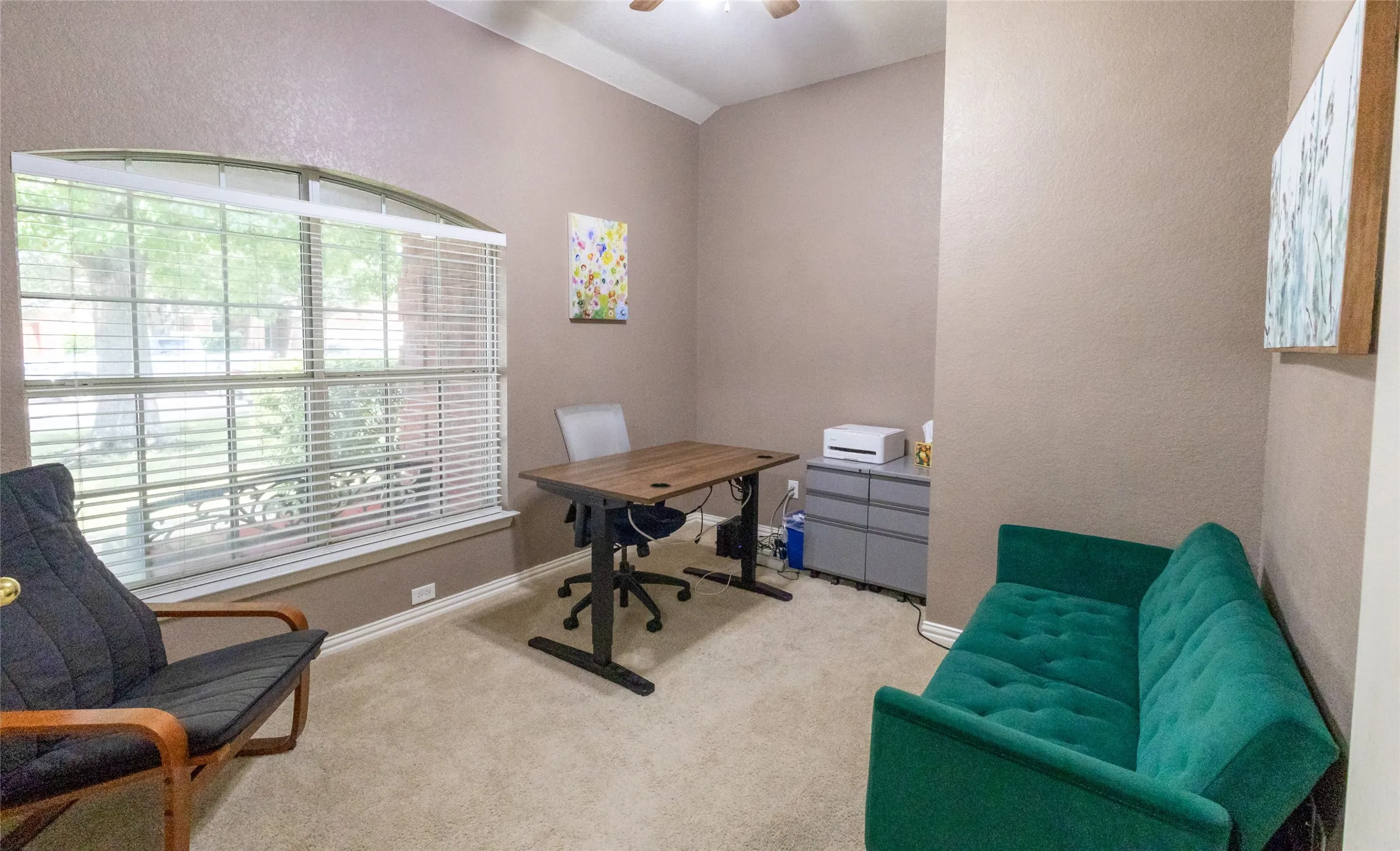 Single Family Residence For Sale in Tarrant County , 557 Willowview Drive, Saginaw, Texas 76179, 3 Bedroom, 2 Bathroom, 2 Garage spaces, 1,880 Sqft, built in 2002, mls#21374237, Real Estate Agent in Saginaw, Homes For Sale in Tarrant county, Homes For Sale in Saginaw, Realtor in Saginaw Texas, Real Estate Brokerage Independent Realty Texas, Luminita Cordes Realtor