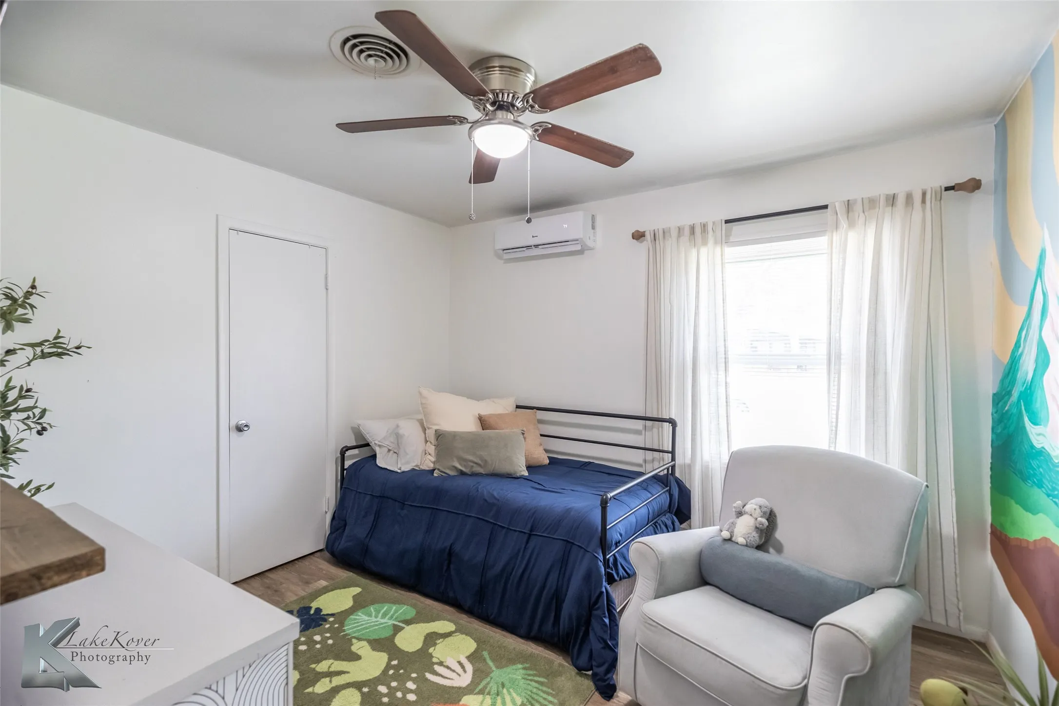 Single Family Residence For Rent in Taylor County , 1430 Westview Drive, Abilene, Texas 79603, 3 Bedroom, 2 Bathroom, 1 Garage spaces, 1,161 Sqft, built in 1956, mls#21372161, Real Estate Agent in Abilene, Homes For Rent in Taylor county, Homes For Rent in Abilene, Realtor in Abilene Texas, Real Estate Brokerage Independent Realty Texas, Luminita Cordes Realtor