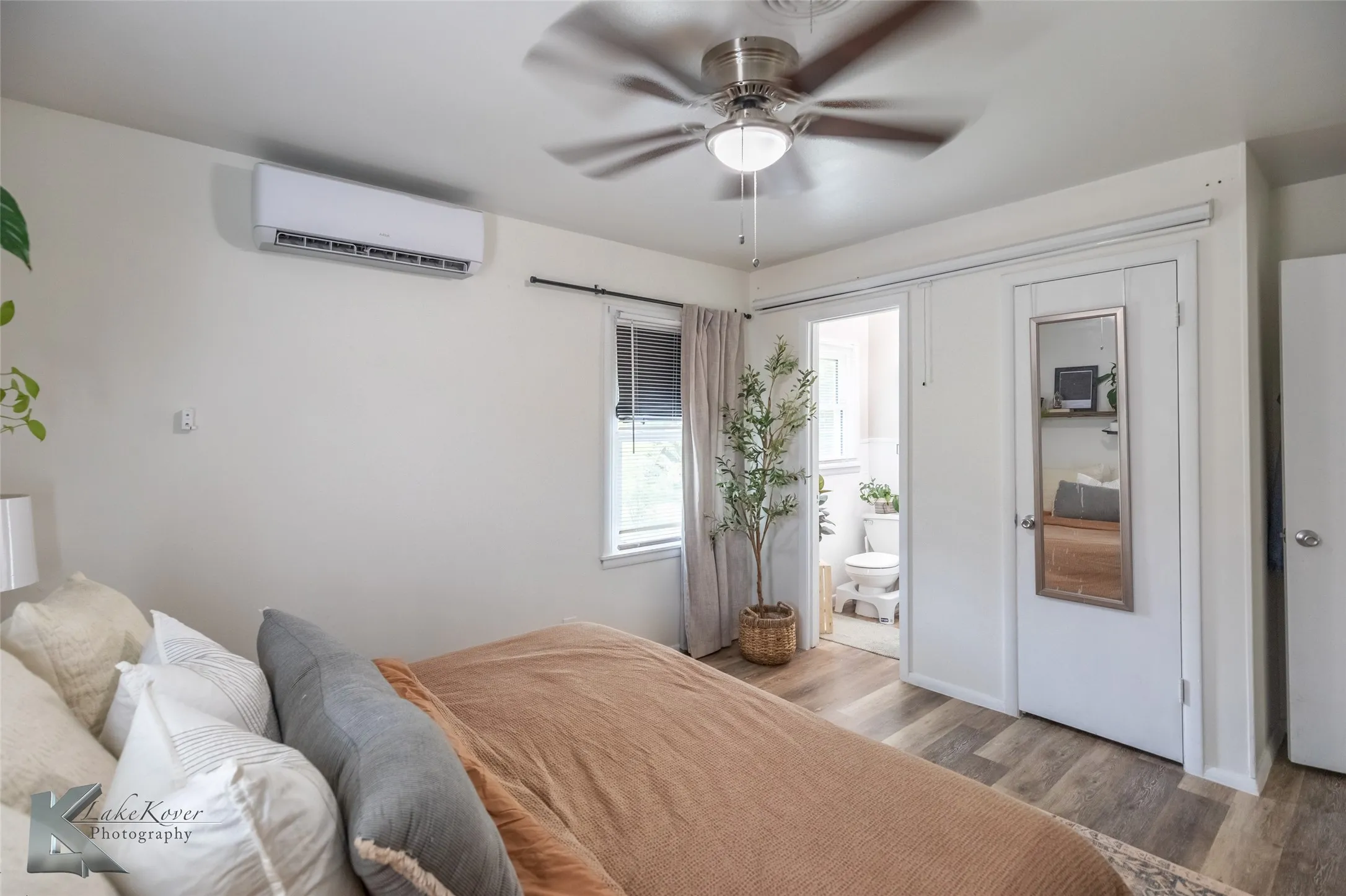 Single Family Residence For Rent in Taylor County , 1430 Westview Drive, Abilene, Texas 79603, 3 Bedroom, 2 Bathroom, 1 Garage spaces, 1,161 Sqft, built in 1956, mls#21372161, Real Estate Agent in Abilene, Homes For Rent in Taylor county, Homes For Rent in Abilene, Realtor in Abilene Texas, Real Estate Brokerage Independent Realty Texas, Luminita Cordes Realtor