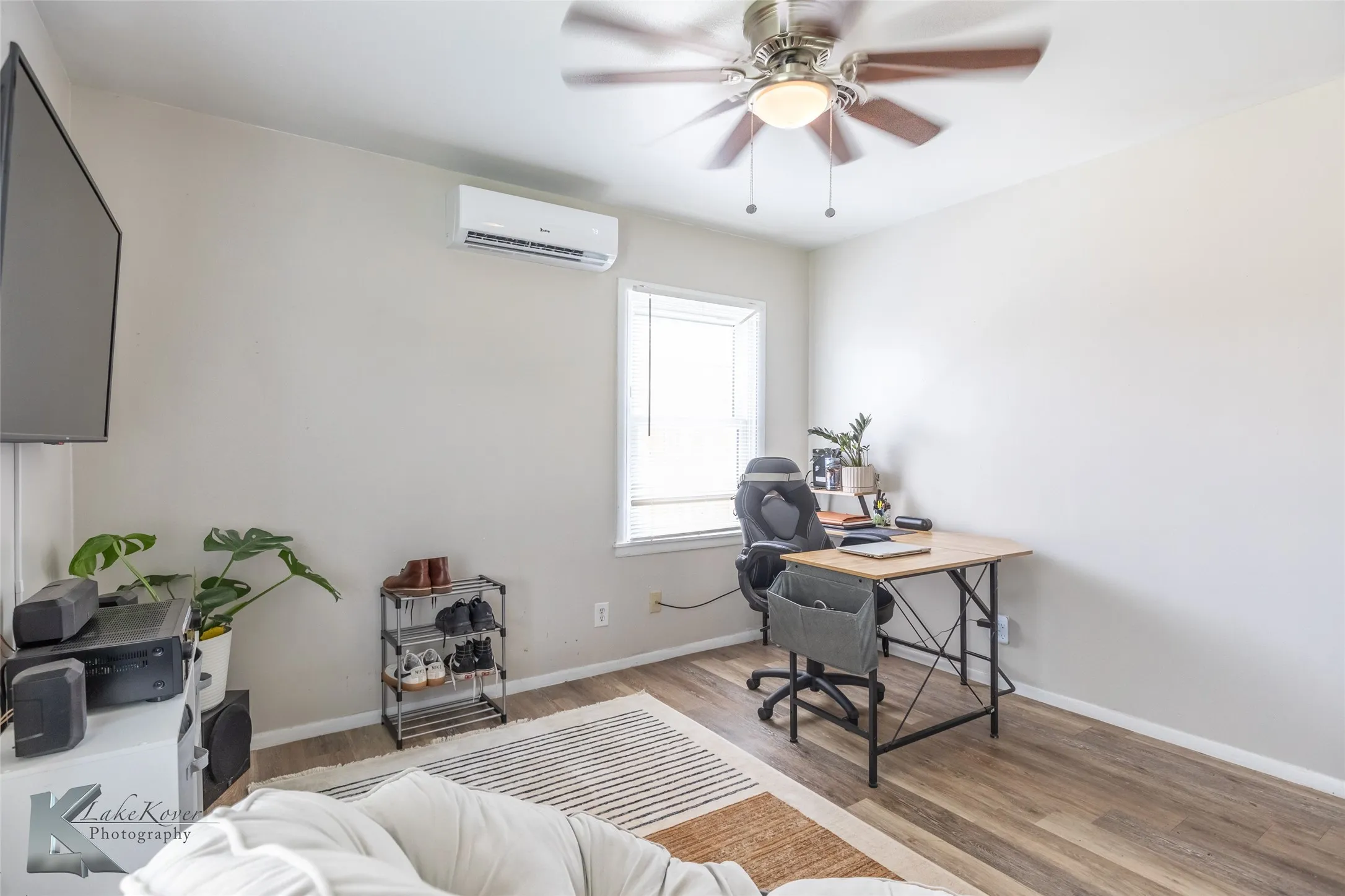 Single Family Residence For Rent in Taylor County , 1430 Westview Drive, Abilene, Texas 79603, 3 Bedroom, 2 Bathroom, 1 Garage spaces, 1,161 Sqft, built in 1956, mls#21372161, Real Estate Agent in Abilene, Homes For Rent in Taylor county, Homes For Rent in Abilene, Realtor in Abilene Texas, Real Estate Brokerage Independent Realty Texas, Luminita Cordes Realtor