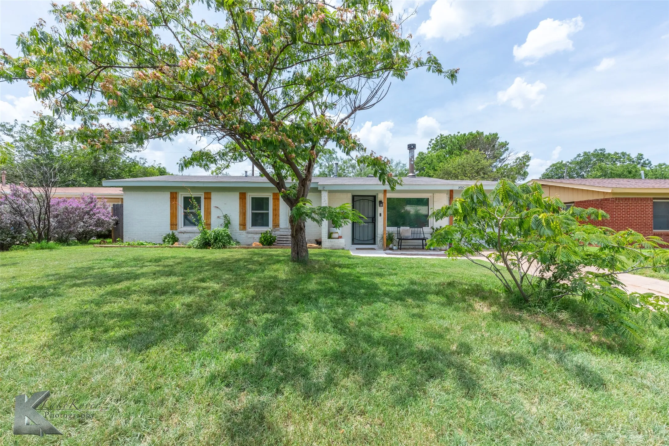 Single Family Residence For Rent in Taylor County , 1430 Westview Drive, Abilene, Texas 79603, 3 Bedroom, 2 Bathroom, 1 Garage spaces, 1,161 Sqft, built in 1956, mls#21372161, Real Estate Agent in Abilene, Homes For Rent in Taylor county, Homes For Rent in Abilene, Realtor in Abilene Texas, Real Estate Brokerage Independent Realty Texas, Luminita Cordes Realtor