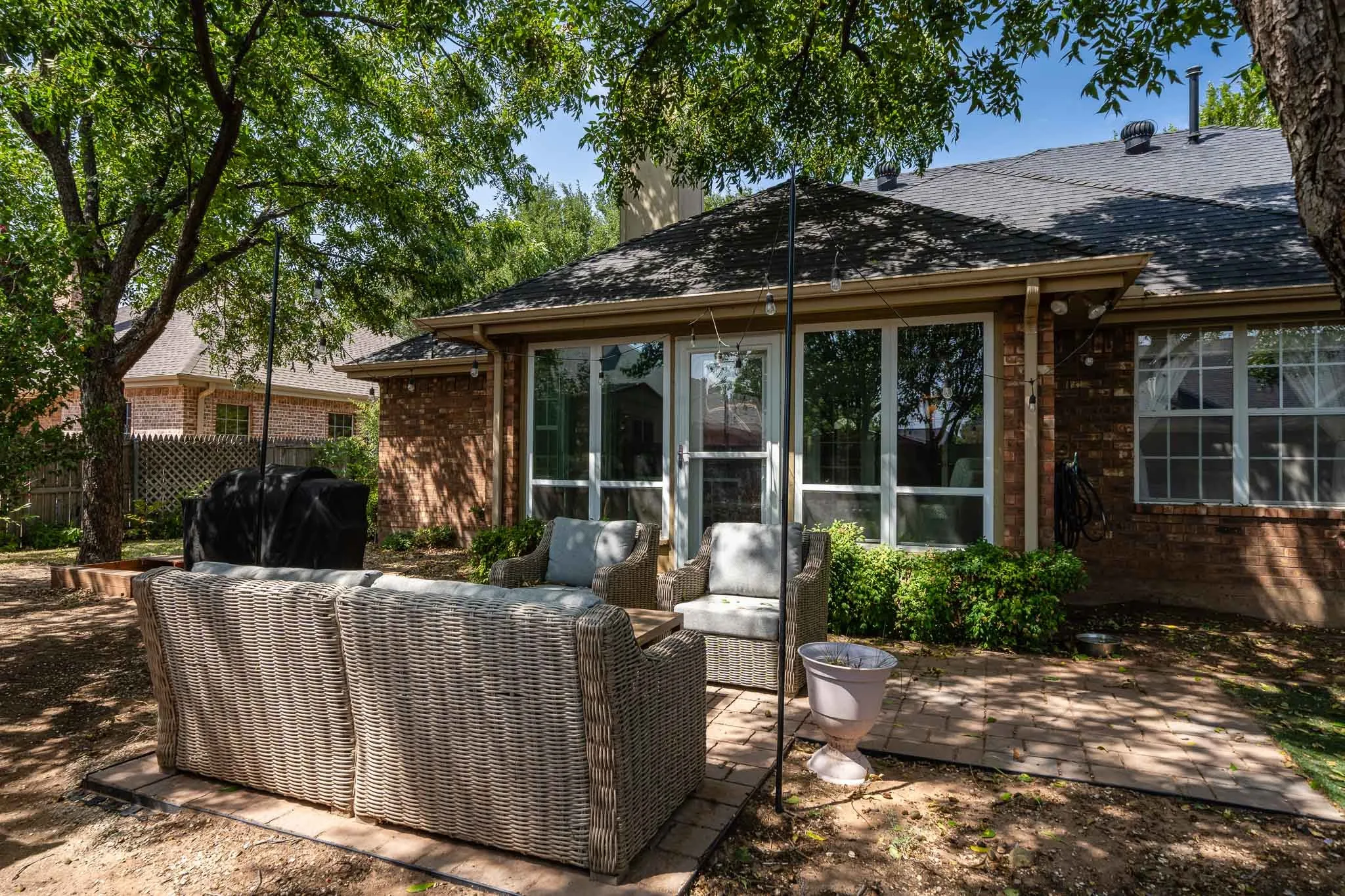 Single Family Residence For Sale in Taylor County , 1701 Smith Drive, Abilene, Texas 79601, 3 Bedroom, 2 Bathroom, 2 Garage spaces, 1,815 Sqft, built in 2001, mls#21373541, Real Estate Agent in Abilene, Homes For Sale in Taylor county, Homes For Sale in Abilene, Realtor in Abilene Texas, Real Estate Brokerage Independent Realty Texas, Luminita Cordes Realtor