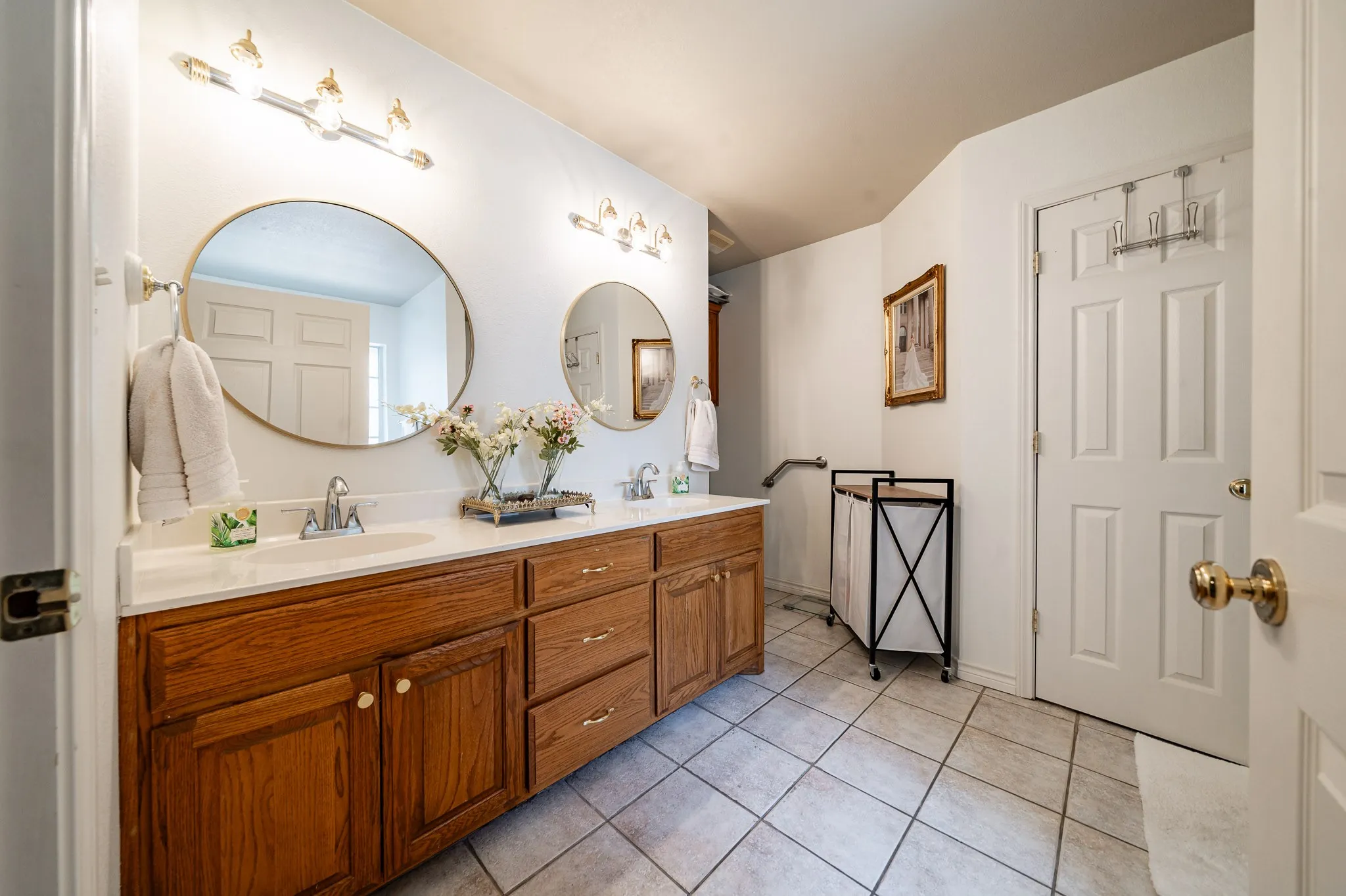 Single Family Residence For Sale in Taylor County , 1701 Smith Drive, Abilene, Texas 79601, 3 Bedroom, 2 Bathroom, 2 Garage spaces, 1,815 Sqft, built in 2001, mls#21373541, Real Estate Agent in Abilene, Homes For Sale in Taylor county, Homes For Sale in Abilene, Realtor in Abilene Texas, Real Estate Brokerage Independent Realty Texas, Luminita Cordes Realtor