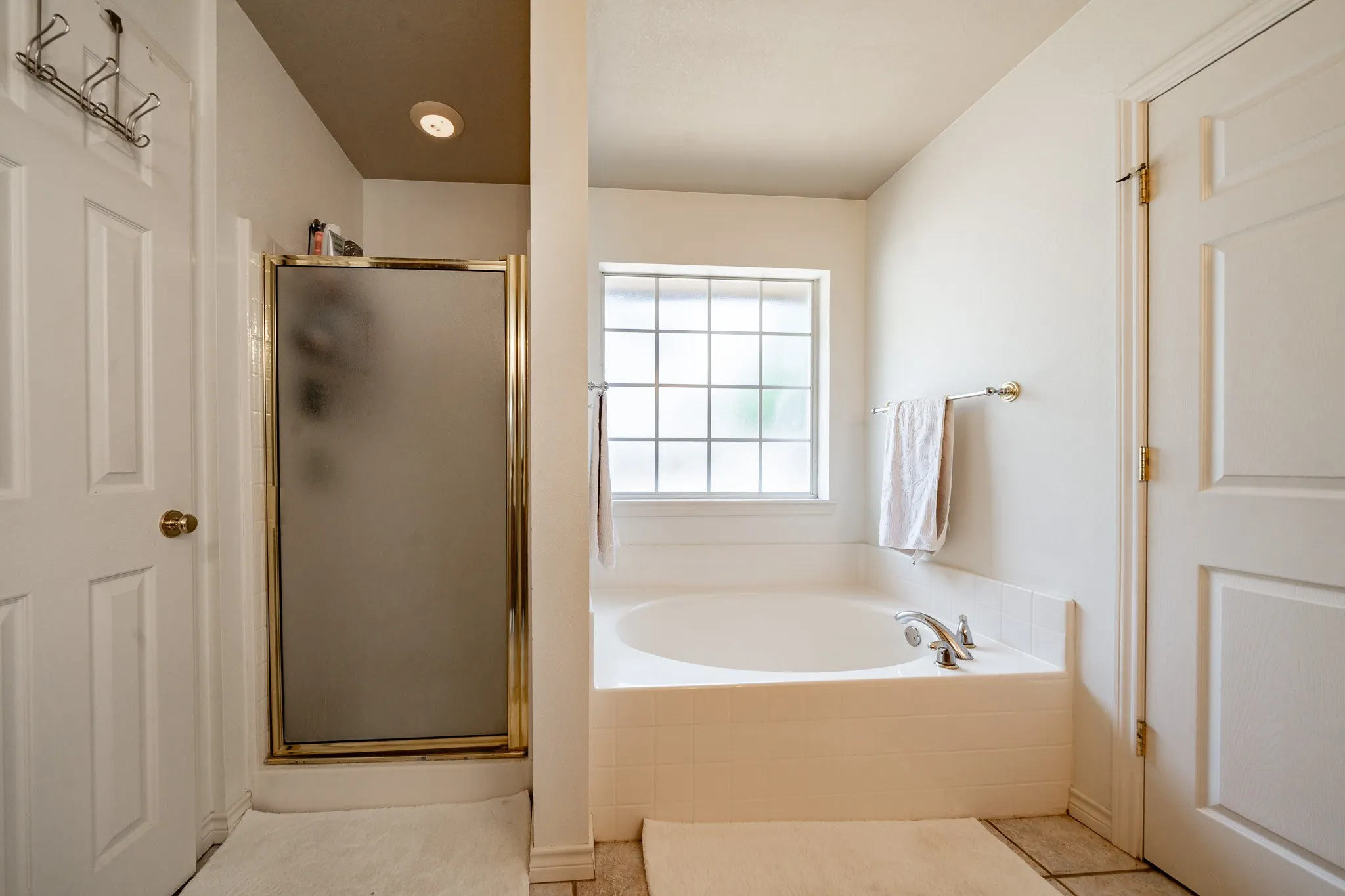 Single Family Residence For Sale in Taylor County , 1701 Smith Drive, Abilene, Texas 79601, 3 Bedroom, 2 Bathroom, 2 Garage spaces, 1,815 Sqft, built in 2001, mls#21373541, Real Estate Agent in Abilene, Homes For Sale in Taylor county, Homes For Sale in Abilene, Realtor in Abilene Texas, Real Estate Brokerage Independent Realty Texas, Luminita Cordes Realtor