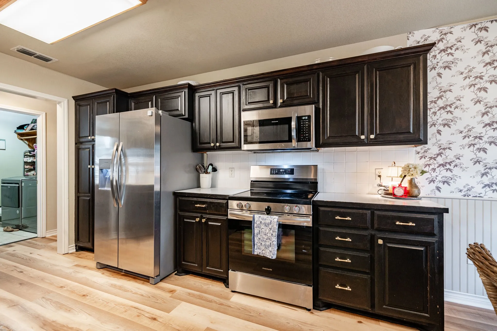 Single Family Residence For Sale in Taylor County , 1701 Smith Drive, Abilene, Texas 79601, 3 Bedroom, 2 Bathroom, 2 Garage spaces, 1,815 Sqft, built in 2001, mls#21373541, Real Estate Agent in Abilene, Homes For Sale in Taylor county, Homes For Sale in Abilene, Realtor in Abilene Texas, Real Estate Brokerage Independent Realty Texas, Luminita Cordes Realtor