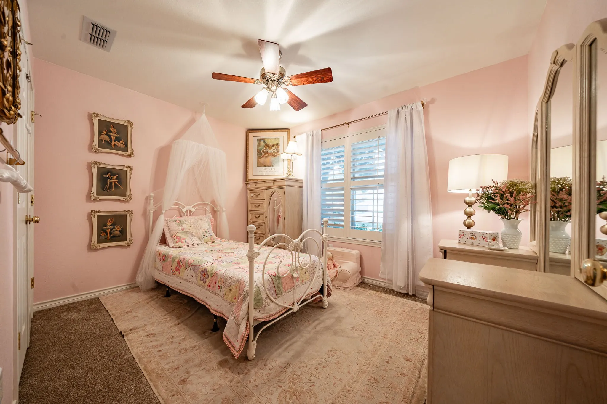 Single Family Residence For Sale in Taylor County , 1701 Smith Drive, Abilene, Texas 79601, 3 Bedroom, 2 Bathroom, 2 Garage spaces, 1,815 Sqft, built in 2001, mls#21373541, Real Estate Agent in Abilene, Homes For Sale in Taylor county, Homes For Sale in Abilene, Realtor in Abilene Texas, Real Estate Brokerage Independent Realty Texas, Luminita Cordes Realtor