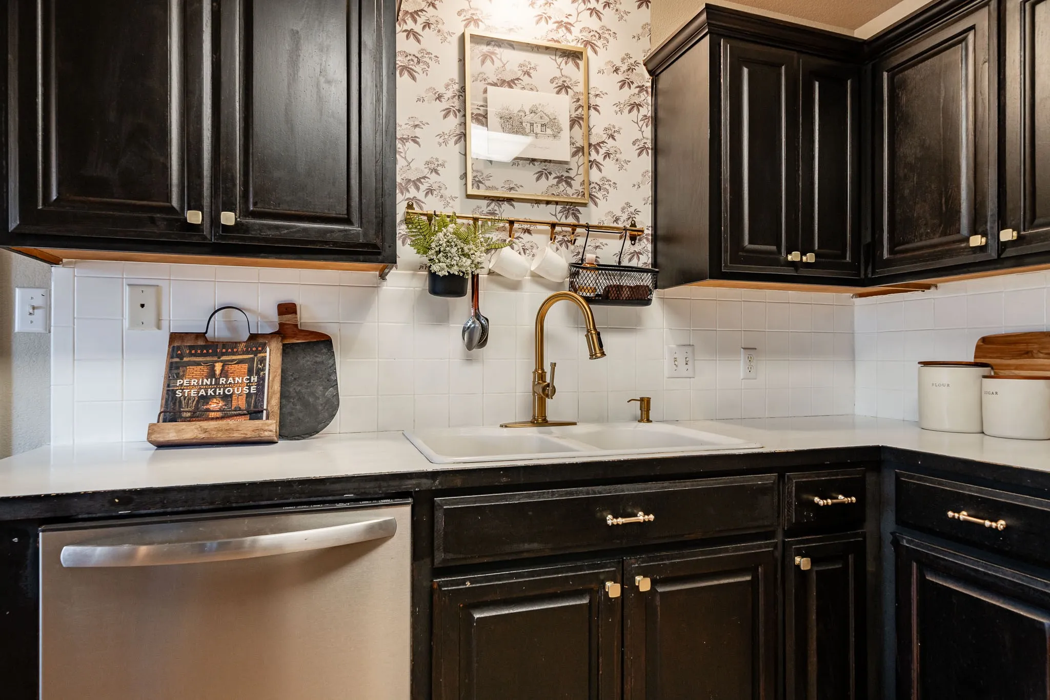 Single Family Residence For Sale in Taylor County , 1701 Smith Drive, Abilene, Texas 79601, 3 Bedroom, 2 Bathroom, 2 Garage spaces, 1,815 Sqft, built in 2001, mls#21373541, Real Estate Agent in Abilene, Homes For Sale in Taylor county, Homes For Sale in Abilene, Realtor in Abilene Texas, Real Estate Brokerage Independent Realty Texas, Luminita Cordes Realtor