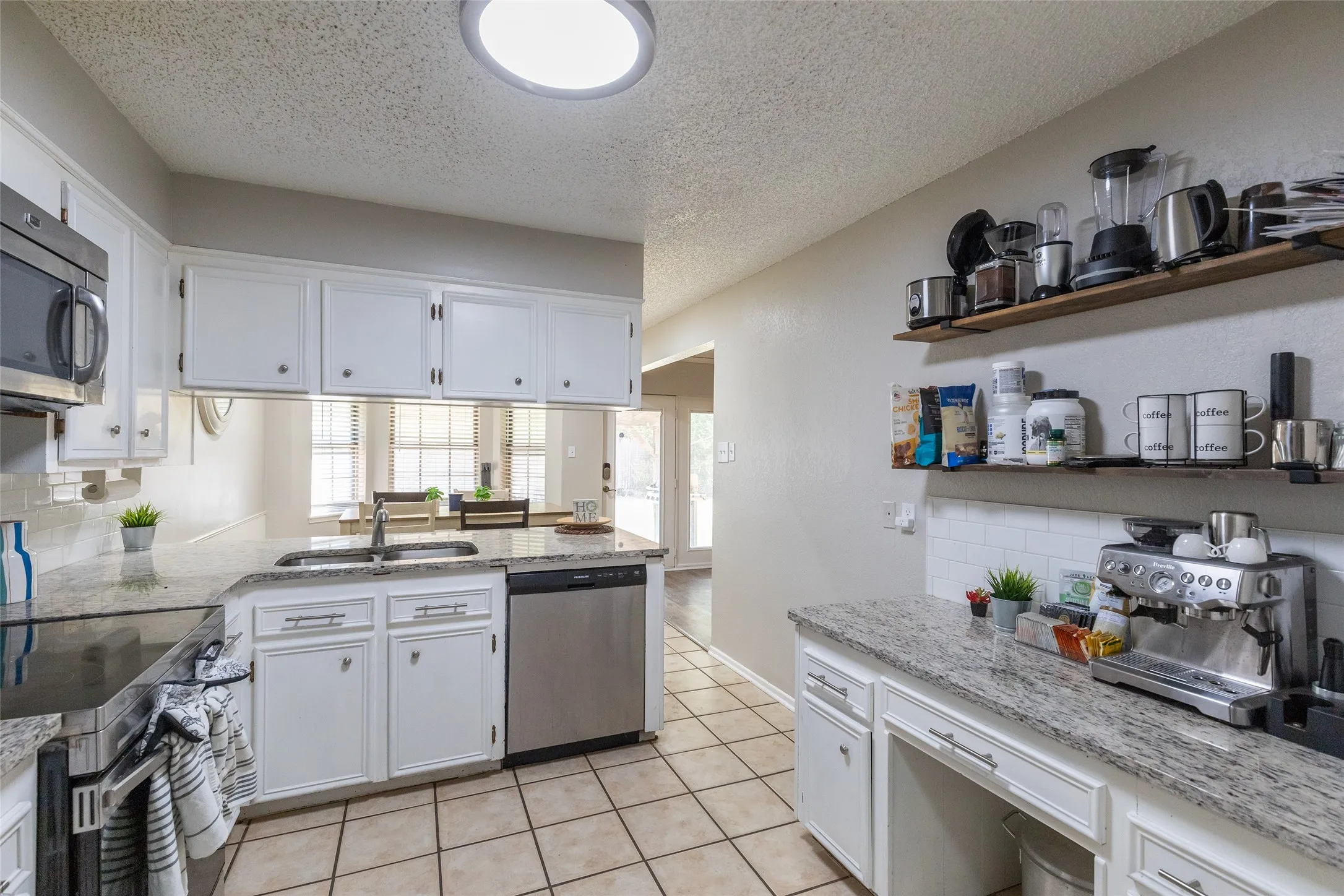 Single Family Residence For Sale in Taylor County , 2250 Shere Lynne Drive, Abilene, Texas 79606, 3 Bedroom, 3 Bathroom, 2 Garage spaces, 1,437 Sqft, built in 1976, mls#21360504, Real Estate Agent in Abilene, Homes For Sale in Taylor county, Homes For Sale in Abilene, Realtor in Abilene Texas, Real Estate Brokerage Independent Realty Texas, Luminita Cordes Realtor