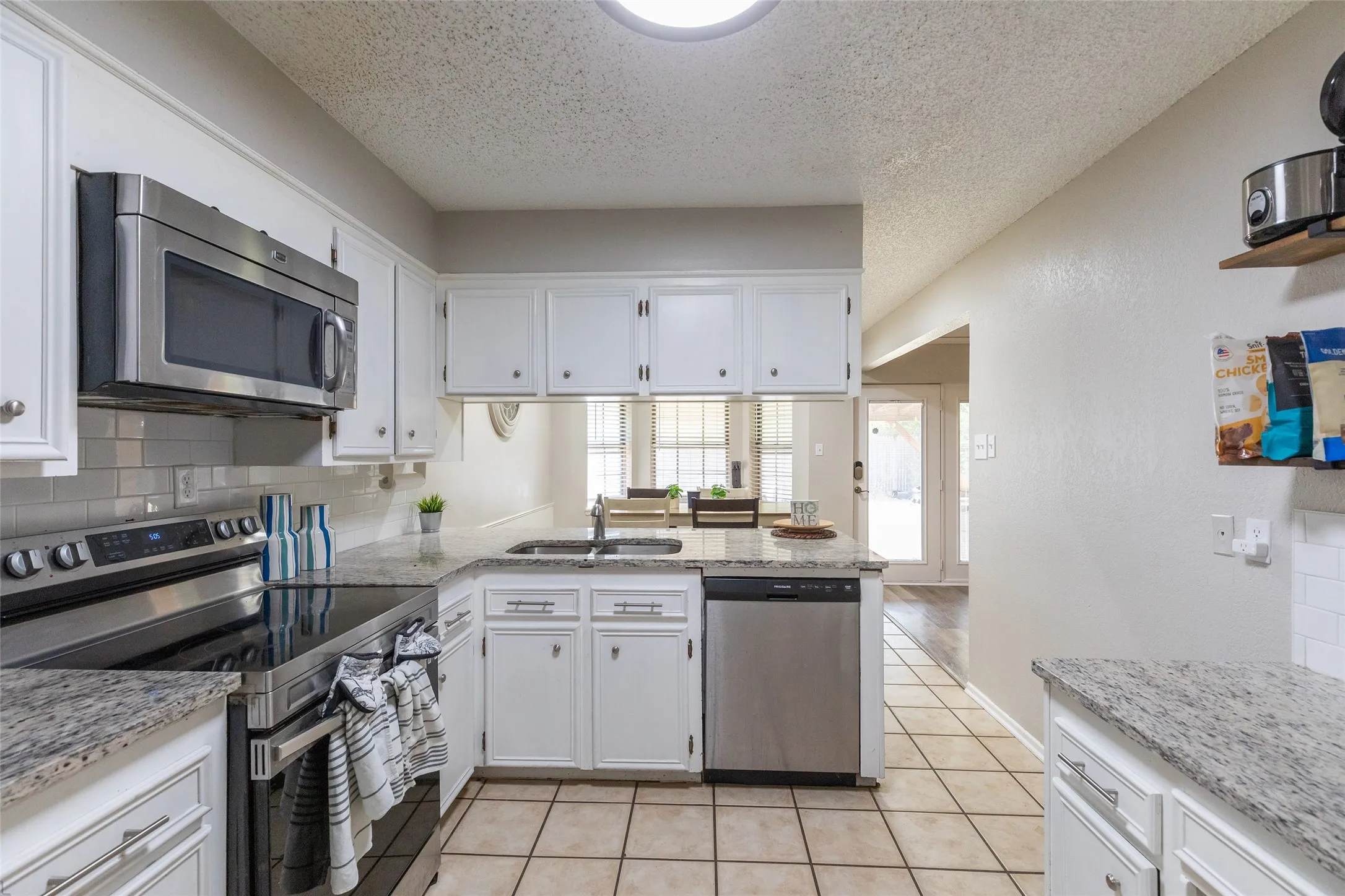 Single Family Residence For Sale in Taylor County , 2250 Shere Lynne Drive, Abilene, Texas 79606, 3 Bedroom, 3 Bathroom, 2 Garage spaces, 1,437 Sqft, built in 1976, mls#21360504, Real Estate Agent in Abilene, Homes For Sale in Taylor county, Homes For Sale in Abilene, Realtor in Abilene Texas, Real Estate Brokerage Independent Realty Texas, Luminita Cordes Realtor