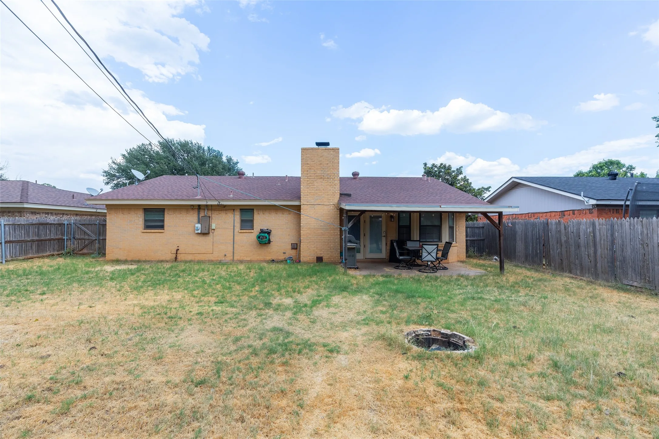 Single Family Residence For Sale in Taylor County , 2250 Shere Lynne Drive, Abilene, Texas 79606, 3 Bedroom, 3 Bathroom, 2 Garage spaces, 1,437 Sqft, built in 1976, mls#21360504, Real Estate Agent in Abilene, Homes For Sale in Taylor county, Homes For Sale in Abilene, Realtor in Abilene Texas, Real Estate Brokerage Independent Realty Texas, Luminita Cordes Realtor