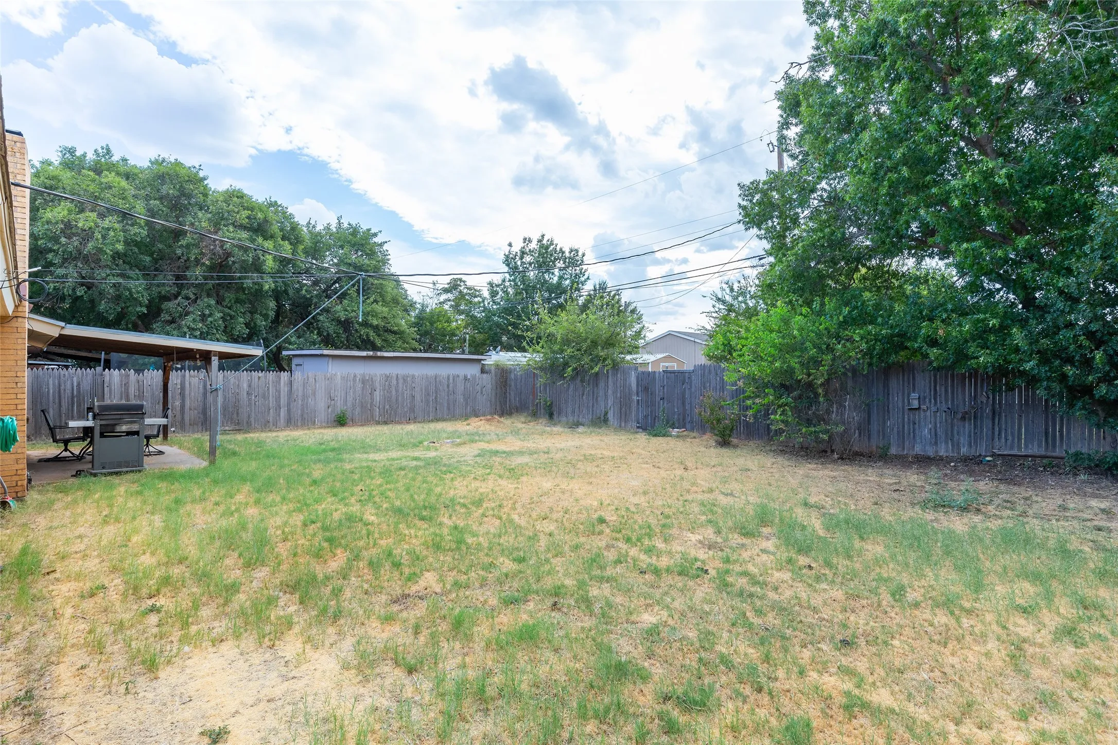 Single Family Residence For Sale in Taylor County , 2250 Shere Lynne Drive, Abilene, Texas 79606, 3 Bedroom, 3 Bathroom, 2 Garage spaces, 1,437 Sqft, built in 1976, mls#21360504, Real Estate Agent in Abilene, Homes For Sale in Taylor county, Homes For Sale in Abilene, Realtor in Abilene Texas, Real Estate Brokerage Independent Realty Texas, Luminita Cordes Realtor