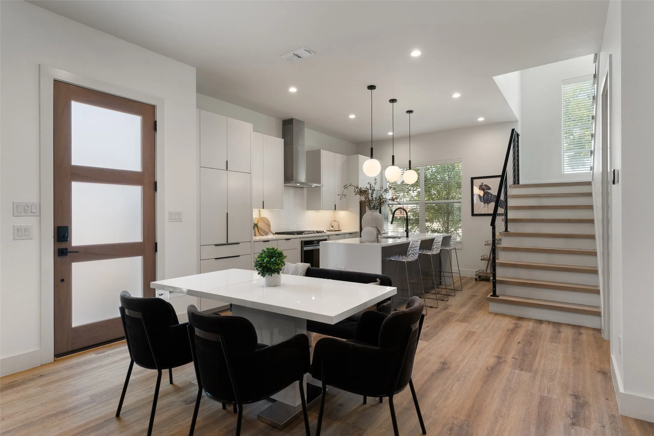 Single Family Residence For Rent in Dallas County , 2513 N Winnetka Avenue, Dallas, Texas 75212, 3 Bedroom, 3 Bathroom, 2 Garage spaces, 2,054 Sqft, built in 2022, mls#21374403, Real Estate Agent in Dallas, Homes For Rent in Dallas county, Homes For Rent in Dallas, Realtor in Dallas Texas, Real Estate Brokerage Independent Realty Texas, Luminita Cordes Realtor