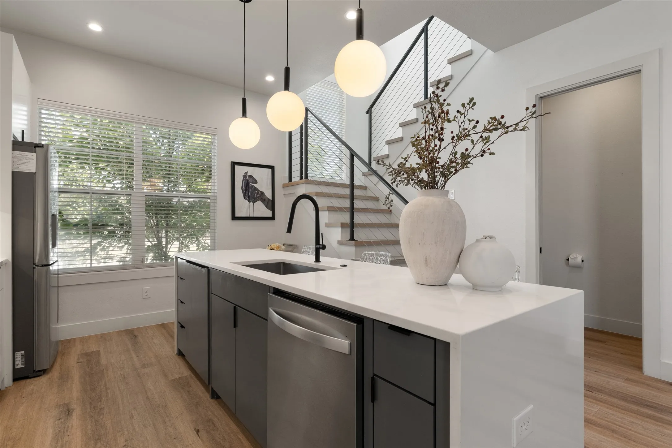 Single Family Residence For Rent in Dallas County , 2513 N Winnetka Avenue, Dallas, Texas 75212, 3 Bedroom, 3 Bathroom, 2 Garage spaces, 2,054 Sqft, built in 2022, mls#21374403, Real Estate Agent in Dallas, Homes For Rent in Dallas county, Homes For Rent in Dallas, Realtor in Dallas Texas, Real Estate Brokerage Independent Realty Texas, Luminita Cordes Realtor