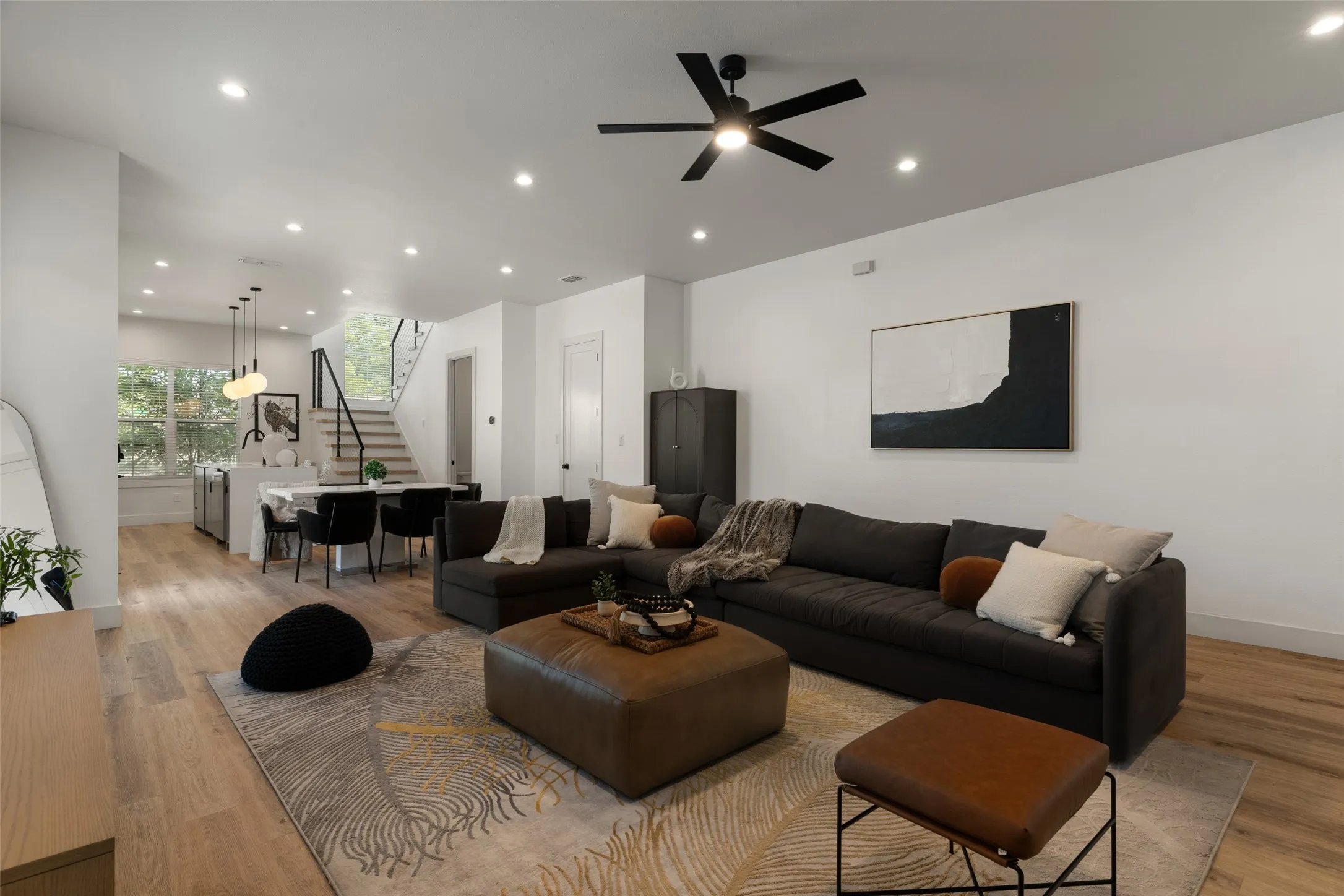 Single Family Residence For Rent in Dallas County , 2513 N Winnetka Avenue, Dallas, Texas 75212, 3 Bedroom, 3 Bathroom, 2 Garage spaces, 2,054 Sqft, built in 2022, mls#21374403, Real Estate Agent in Dallas, Homes For Rent in Dallas county, Homes For Rent in Dallas, Realtor in Dallas Texas, Real Estate Brokerage Independent Realty Texas, Luminita Cordes Realtor