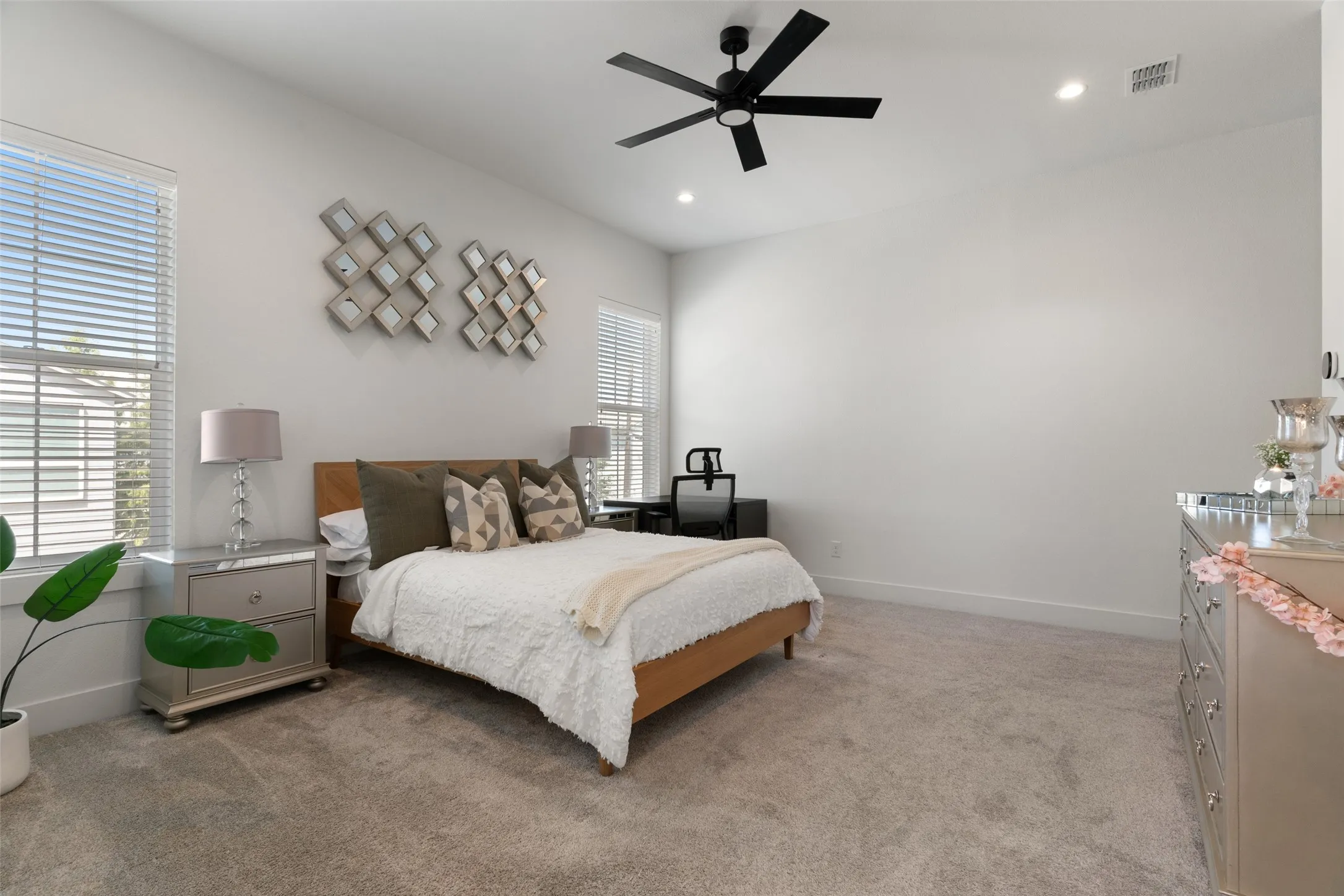 Single Family Residence For Rent in Dallas County , 2513 N Winnetka Avenue, Dallas, Texas 75212, 3 Bedroom, 3 Bathroom, 2 Garage spaces, 2,054 Sqft, built in 2022, mls#21374403, Real Estate Agent in Dallas, Homes For Rent in Dallas county, Homes For Rent in Dallas, Realtor in Dallas Texas, Real Estate Brokerage Independent Realty Texas, Luminita Cordes Realtor