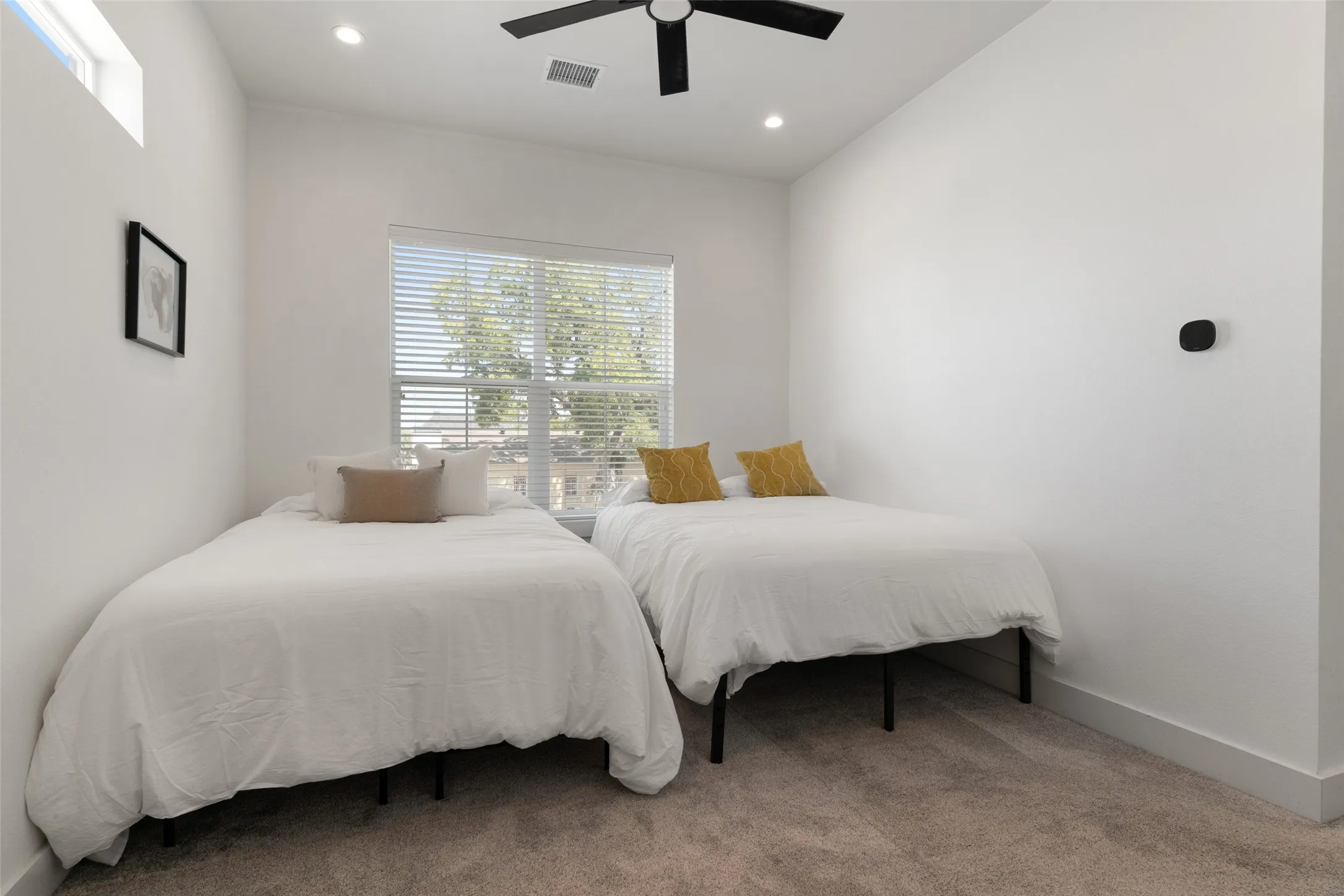 Single Family Residence For Rent in Dallas County , 2513 N Winnetka Avenue, Dallas, Texas 75212, 3 Bedroom, 3 Bathroom, 2 Garage spaces, 2,054 Sqft, built in 2022, mls#21374403, Real Estate Agent in Dallas, Homes For Rent in Dallas county, Homes For Rent in Dallas, Realtor in Dallas Texas, Real Estate Brokerage Independent Realty Texas, Luminita Cordes Realtor