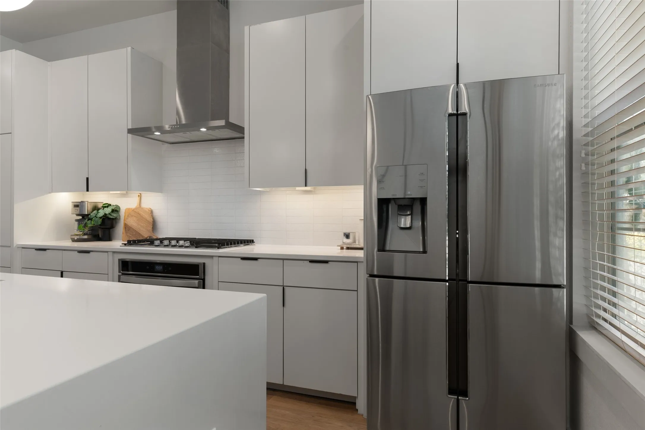 Single Family Residence For Rent in Dallas County , 2513 N Winnetka Avenue, Dallas, Texas 75212, 3 Bedroom, 3 Bathroom, 2 Garage spaces, 2,054 Sqft, built in 2022, mls#21374403, Real Estate Agent in Dallas, Homes For Rent in Dallas county, Homes For Rent in Dallas, Realtor in Dallas Texas, Real Estate Brokerage Independent Realty Texas, Luminita Cordes Realtor