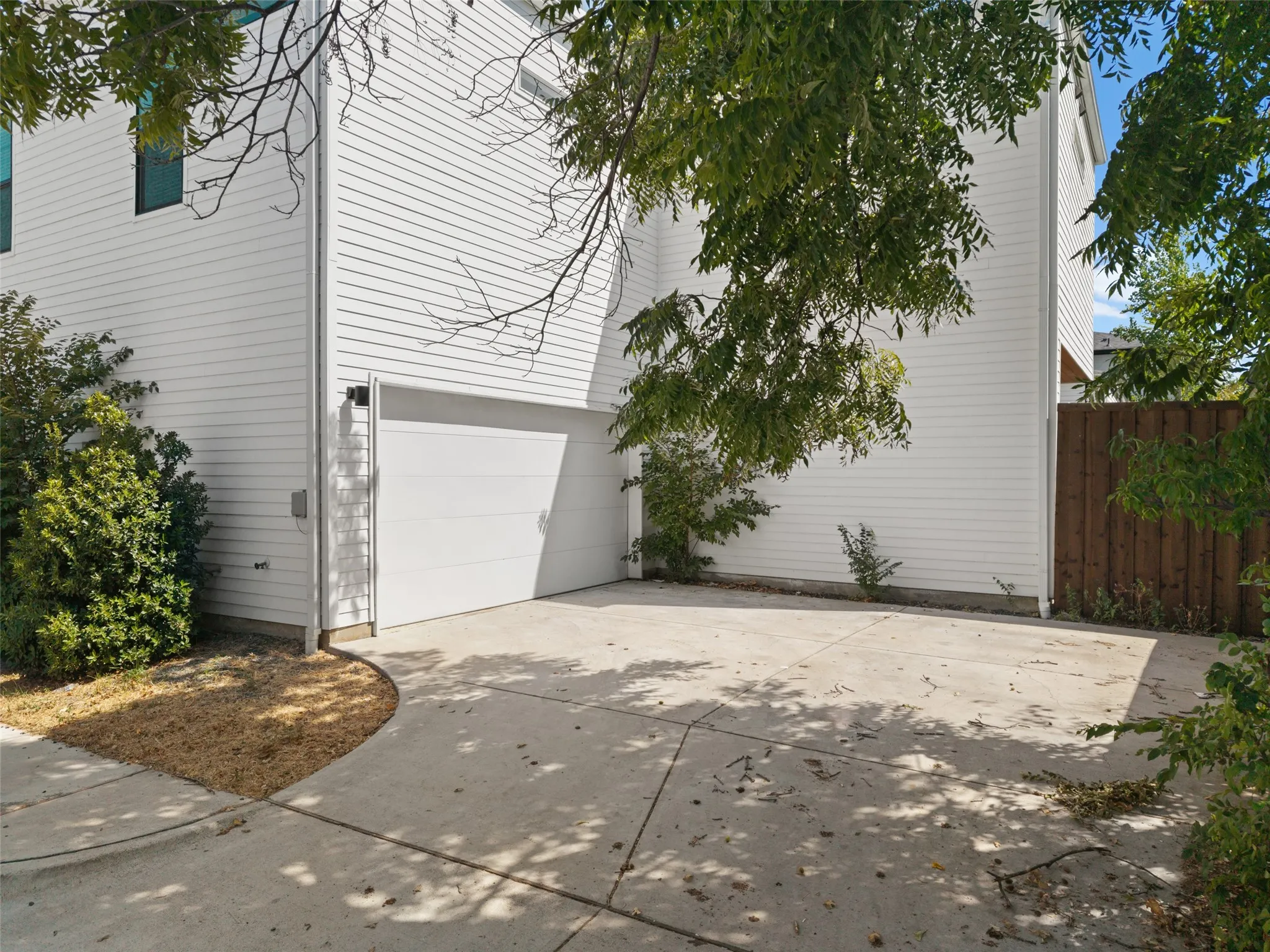 Single Family Residence For Rent in Dallas County , 2513 N Winnetka Avenue, Dallas, Texas 75212, 3 Bedroom, 3 Bathroom, 2 Garage spaces, 2,054 Sqft, built in 2022, mls#21374403, Real Estate Agent in Dallas, Homes For Rent in Dallas county, Homes For Rent in Dallas, Realtor in Dallas Texas, Real Estate Brokerage Independent Realty Texas, Luminita Cordes Realtor