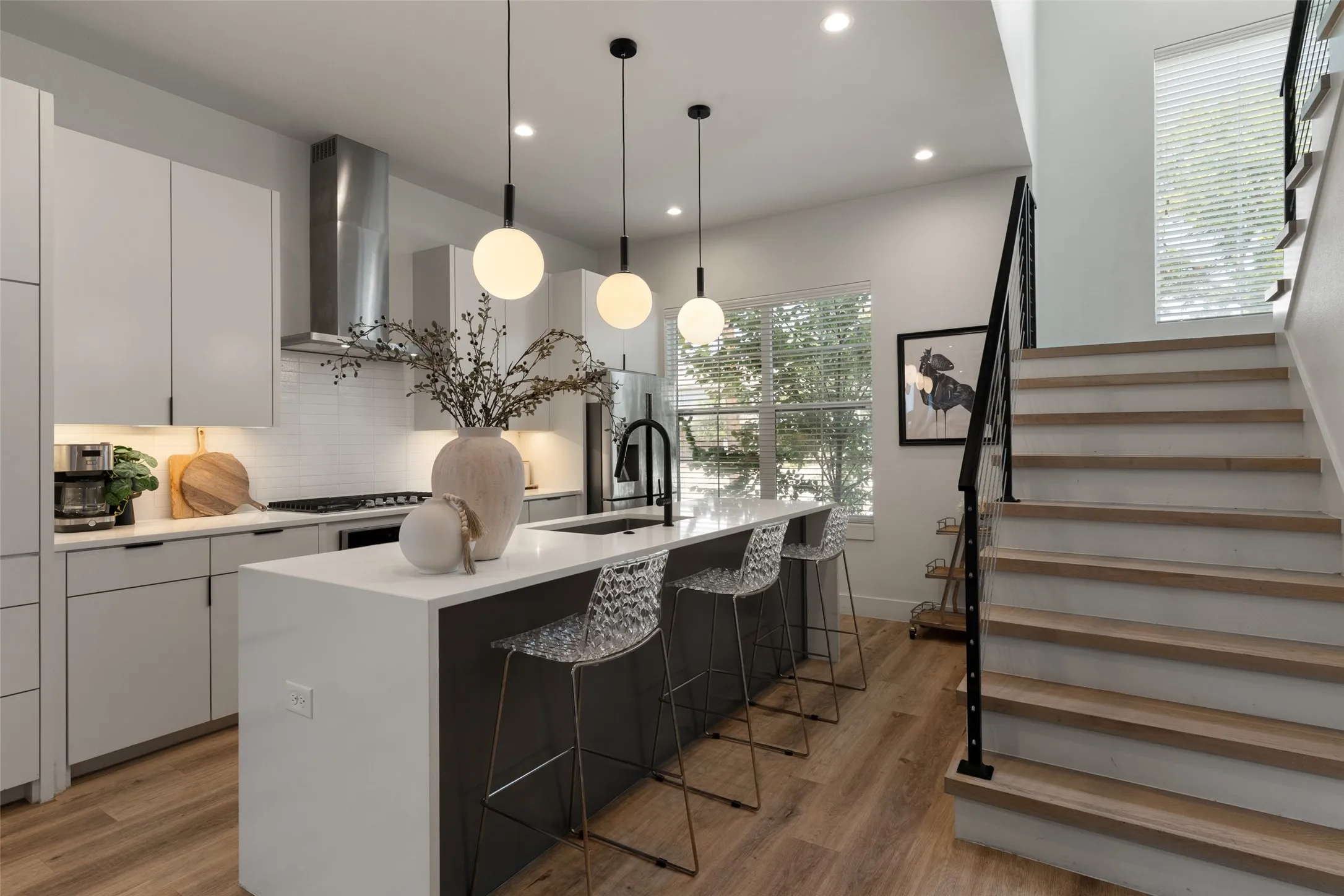 Single Family Residence For Rent in Dallas County , 2513 N Winnetka Avenue, Dallas, Texas 75212, 3 Bedroom, 3 Bathroom, 2 Garage spaces, 2,054 Sqft, built in 2022, mls#21374403, Real Estate Agent in Dallas, Homes For Rent in Dallas county, Homes For Rent in Dallas, Realtor in Dallas Texas, Real Estate Brokerage Independent Realty Texas, Luminita Cordes Realtor