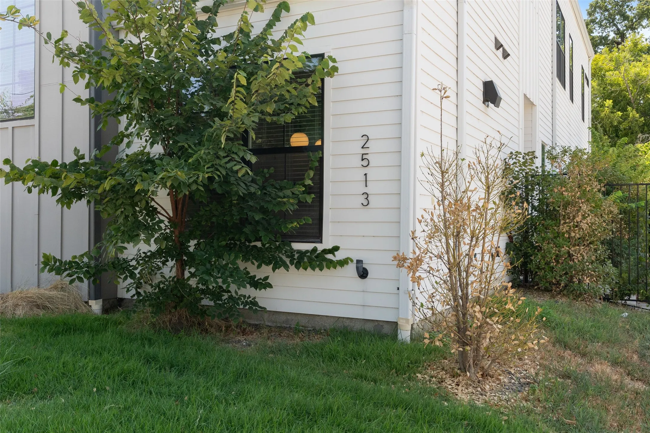 Single Family Residence For Rent in Dallas County , 2513 N Winnetka Avenue, Dallas, Texas 75212, 3 Bedroom, 3 Bathroom, 2 Garage spaces, 2,054 Sqft, built in 2022, mls#21374403, Real Estate Agent in Dallas, Homes For Rent in Dallas county, Homes For Rent in Dallas, Realtor in Dallas Texas, Real Estate Brokerage Independent Realty Texas, Luminita Cordes Realtor