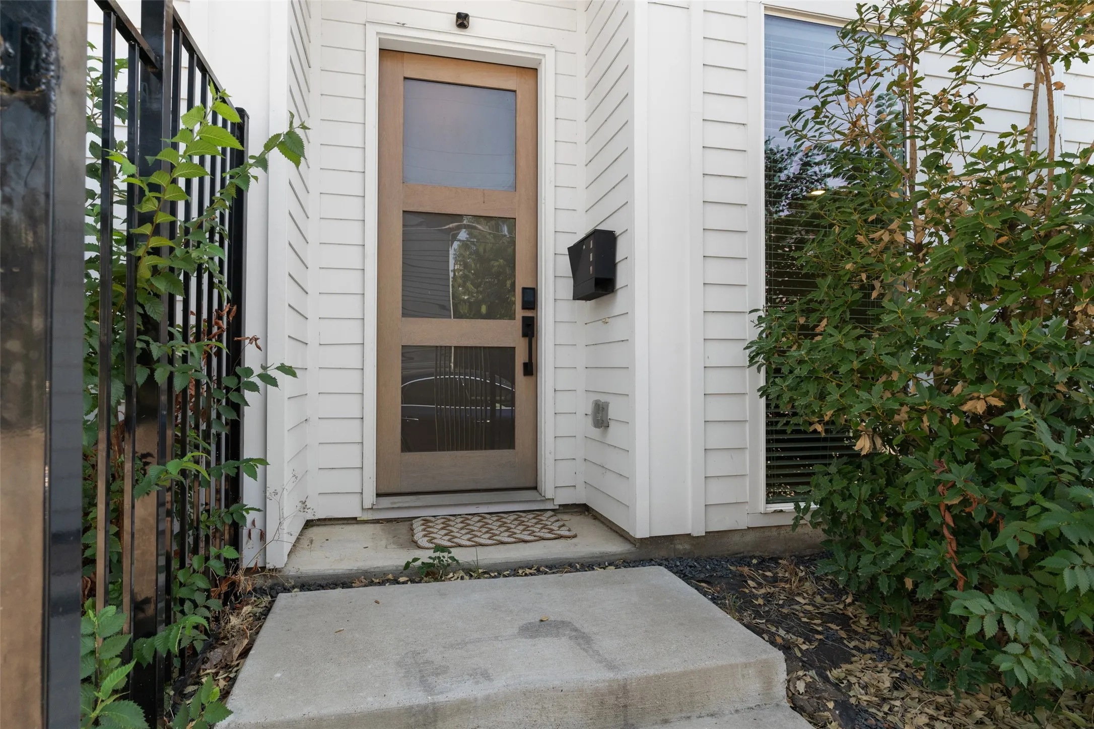 Single Family Residence For Rent in Dallas County , 2513 N Winnetka Avenue, Dallas, Texas 75212, 3 Bedroom, 3 Bathroom, 2 Garage spaces, 2,054 Sqft, built in 2022, mls#21374403, Real Estate Agent in Dallas, Homes For Rent in Dallas county, Homes For Rent in Dallas, Realtor in Dallas Texas, Real Estate Brokerage Independent Realty Texas, Luminita Cordes Realtor