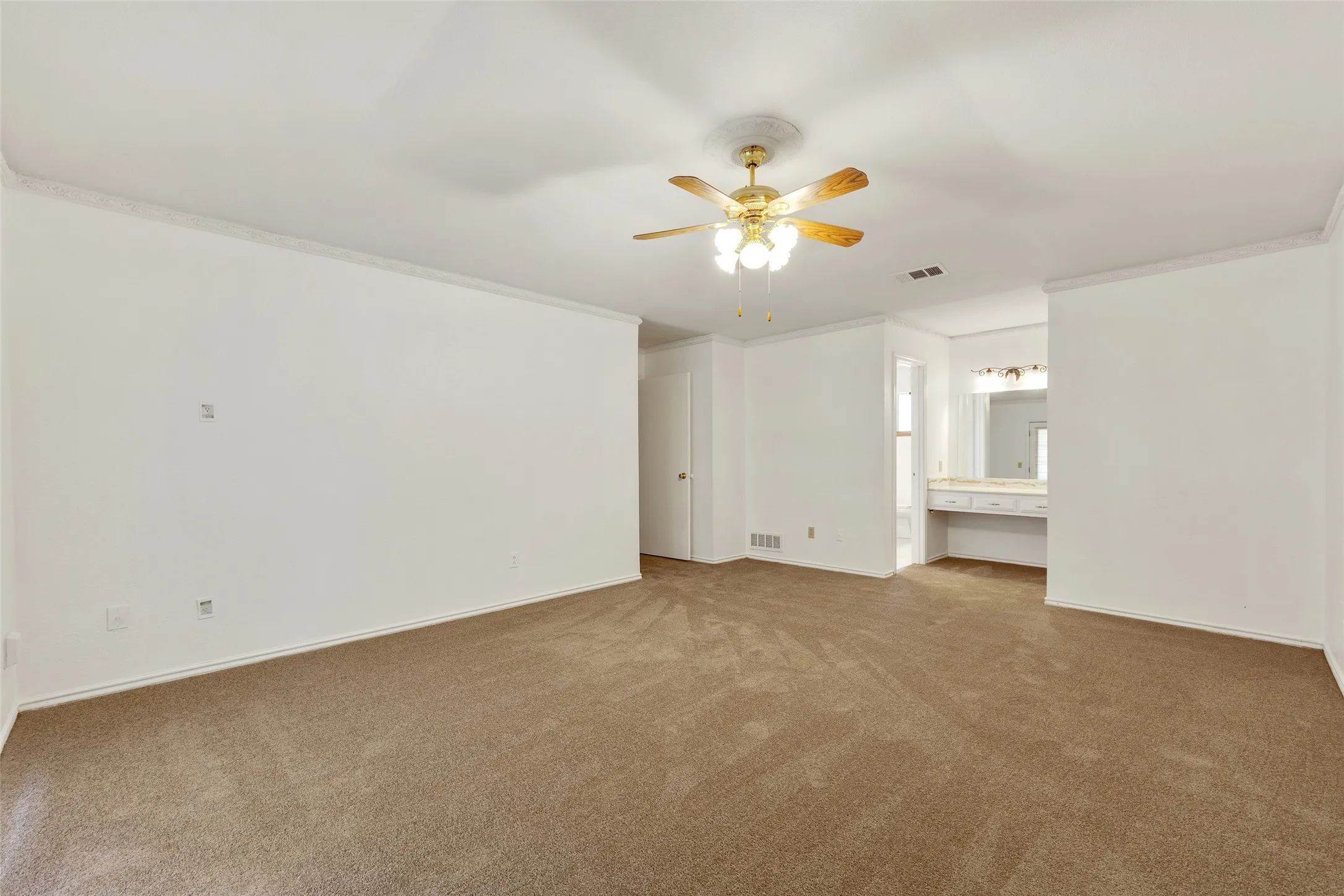 Single Family Residence For Sale in Collin County , 2600 Lawndale Drive, Plano, Texas 75023, 4 Bedroom, 2 Bathroom, 2 Garage spaces, 2,402 Sqft, built in 1976, mls#21367487, Real Estate Agent in Plano, Homes For Sale in Collin county, Homes For Sale in Plano, Realtor in Plano Texas, Real Estate Brokerage Independent Realty Texas, Luminita Cordes Realtor