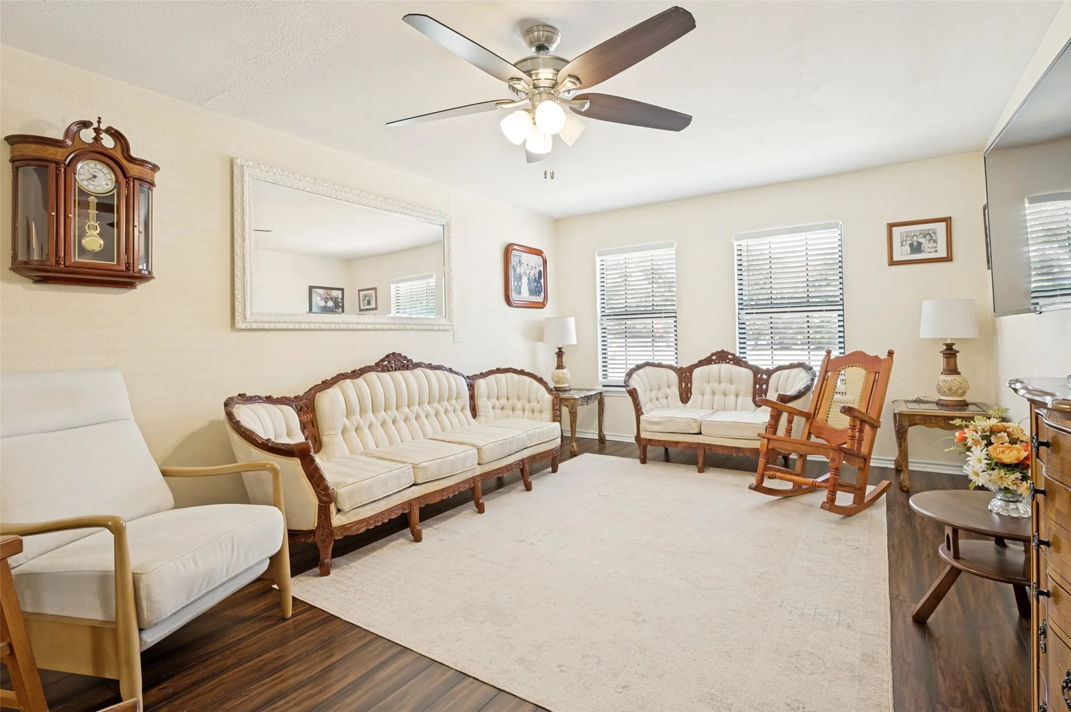 Single Family Residence For Sale in Dallas County , 300 Monica Street, Glenn Heights, Texas 75154, 3 Bedroom, 2 Bathroom, Garage spaces, 1,481 Sqft, built in 1983, mls#21374651, Real Estate Agent in Glenn Heights, Homes For Sale in Dallas county, Homes For Sale in Glenn Heights, Realtor in Glenn Heights Texas, Real Estate Brokerage Independent Realty Texas, Luminita Cordes Realtor