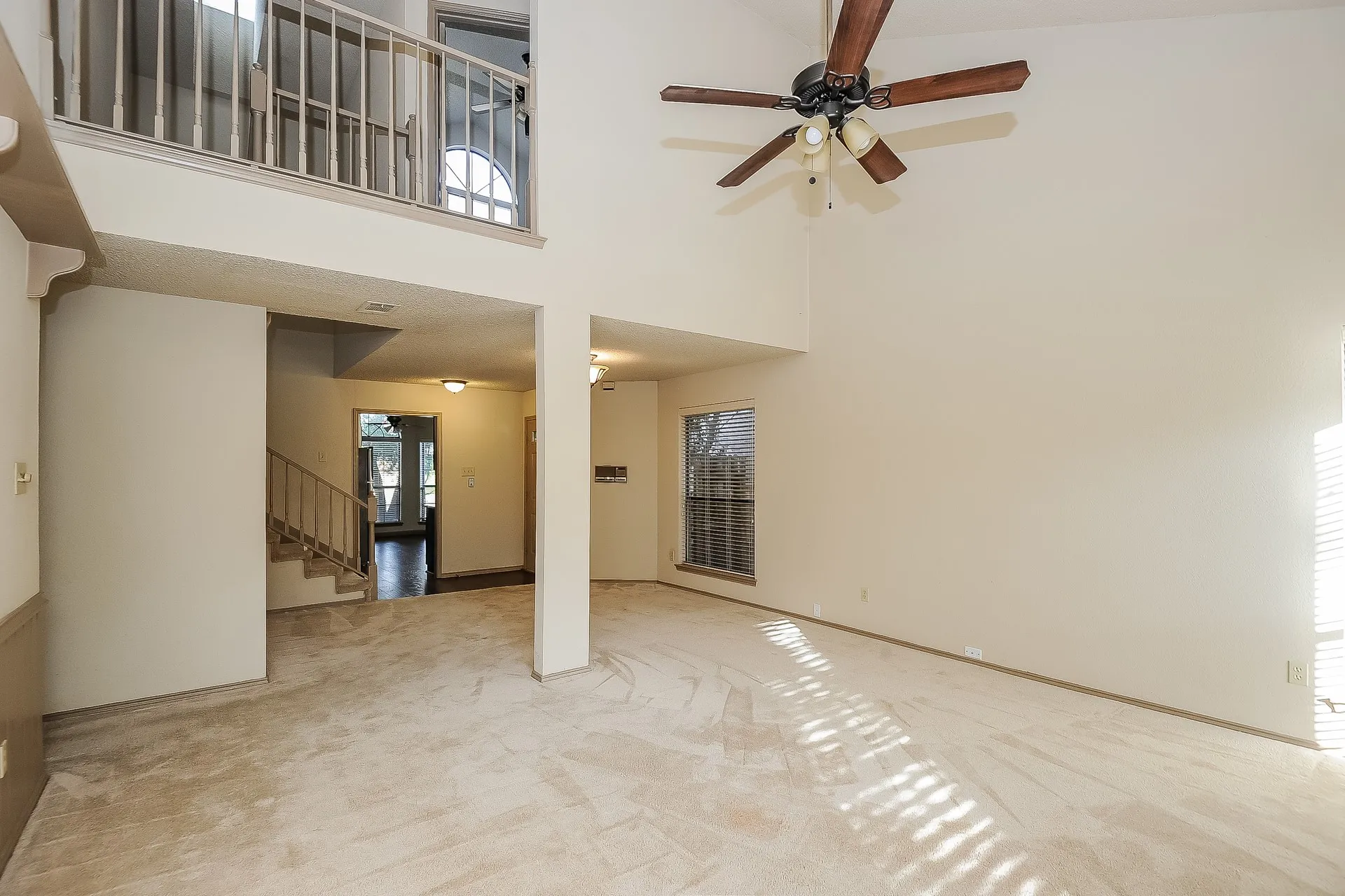 Single Family Residence For Rent in Denton County , 1396 Chinaberry Drive, Lewisville, Texas 75077, 3 Bedroom, 3 Bathroom, 2 Garage spaces, 1,647 Sqft, built in 1985, mls#21374662, Real Estate Agent in Lewisville, Homes For Rent in Denton county, Homes For Rent in Lewisville, Realtor in Lewisville Texas, Real Estate Brokerage Independent Realty Texas, Luminita Cordes Realtor