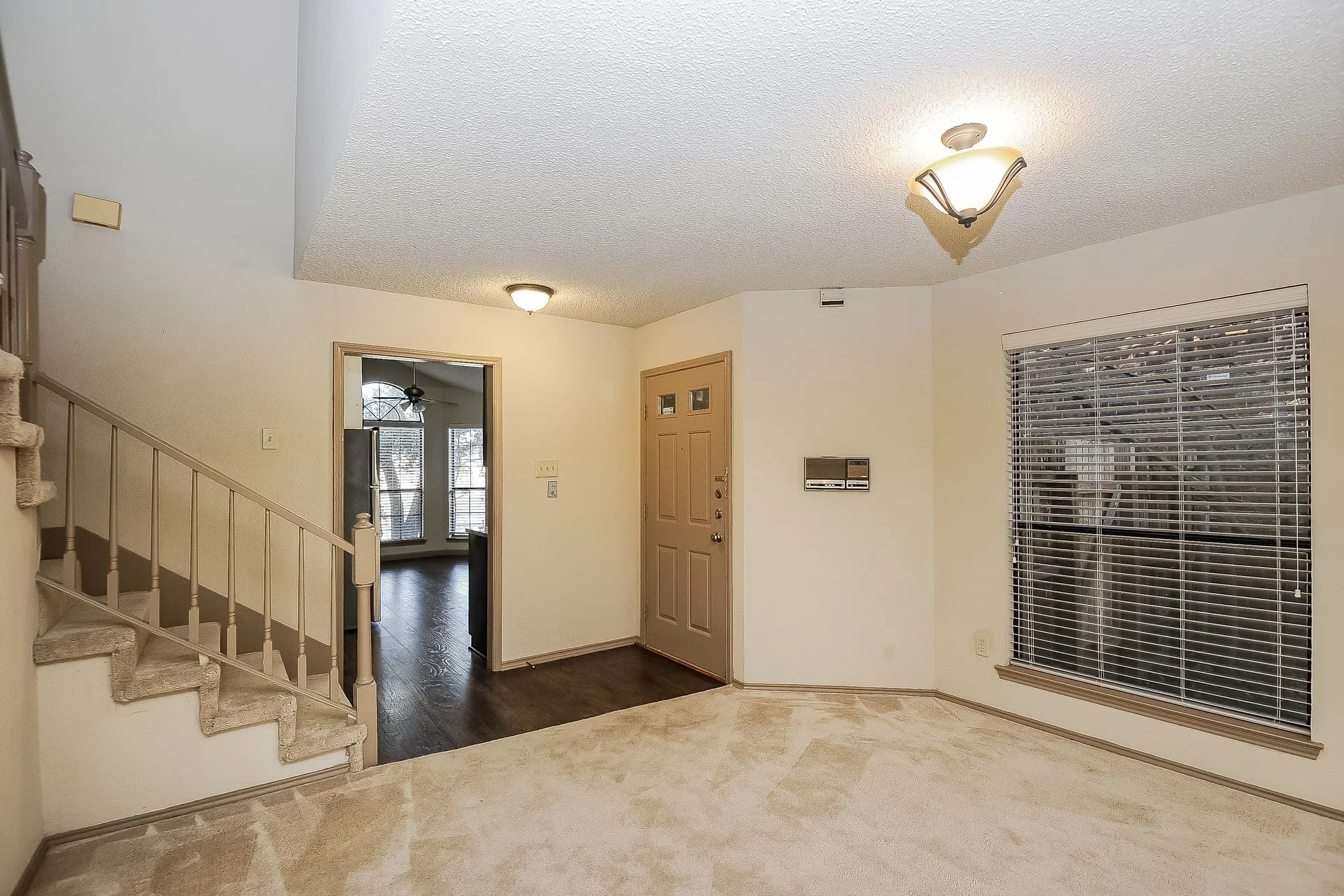 Single Family Residence For Rent in Denton County , 1396 Chinaberry Drive, Lewisville, Texas 75077, 3 Bedroom, 3 Bathroom, 2 Garage spaces, 1,647 Sqft, built in 1985, mls#21374662, Real Estate Agent in Lewisville, Homes For Rent in Denton county, Homes For Rent in Lewisville, Realtor in Lewisville Texas, Real Estate Brokerage Independent Realty Texas, Luminita Cordes Realtor