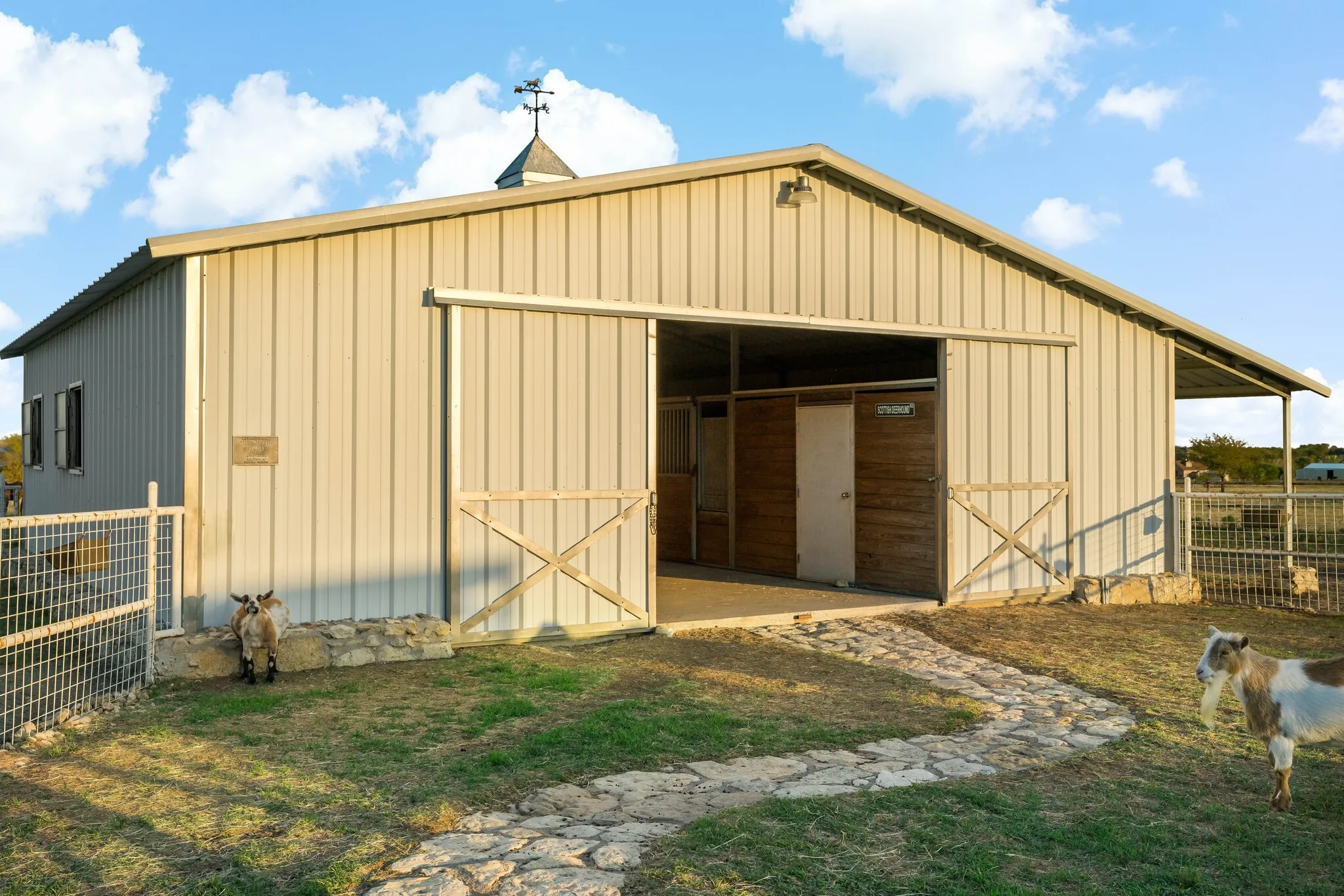 Single Family Residence For Sale in Denton County , 2436 Big Sky Trail, Ponder, Texas 76259, 3 Bedroom, 3 Bathroom, Garage spaces, 2,113 Sqft, built in 1999, mls#21374663, Real Estate Agent in Ponder, Homes For Sale in Denton county, Homes For Sale in Ponder, Realtor in Ponder Texas, Real Estate Brokerage Independent Realty Texas, Luminita Cordes Realtor