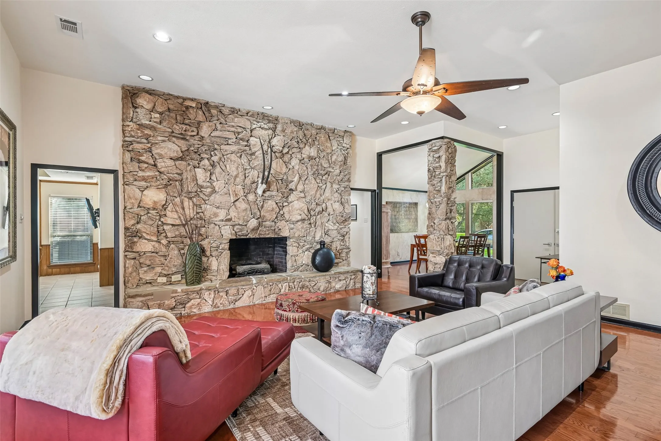 Single Family Residence For Sale in Collin County , 4203 Cobblers Lane, Dallas, Texas 75287, 4 Bedroom, 4 Bathroom, 2 Garage spaces, 3,110 Sqft, built in 1981, mls#21367664, Real Estate Agent in Dallas, Homes For Sale in Collin county, Homes For Sale in Dallas, Realtor in Dallas Texas, Real Estate Brokerage Independent Realty Texas, Luminita Cordes Realtor