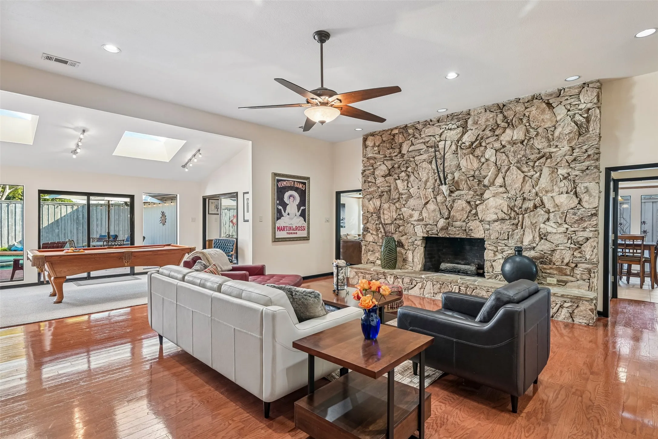 Single Family Residence For Sale in Collin County , 4203 Cobblers Lane, Dallas, Texas 75287, 4 Bedroom, 4 Bathroom, 2 Garage spaces, 3,110 Sqft, built in 1981, mls#21367664, Real Estate Agent in Dallas, Homes For Sale in Collin county, Homes For Sale in Dallas, Realtor in Dallas Texas, Real Estate Brokerage Independent Realty Texas, Luminita Cordes Realtor