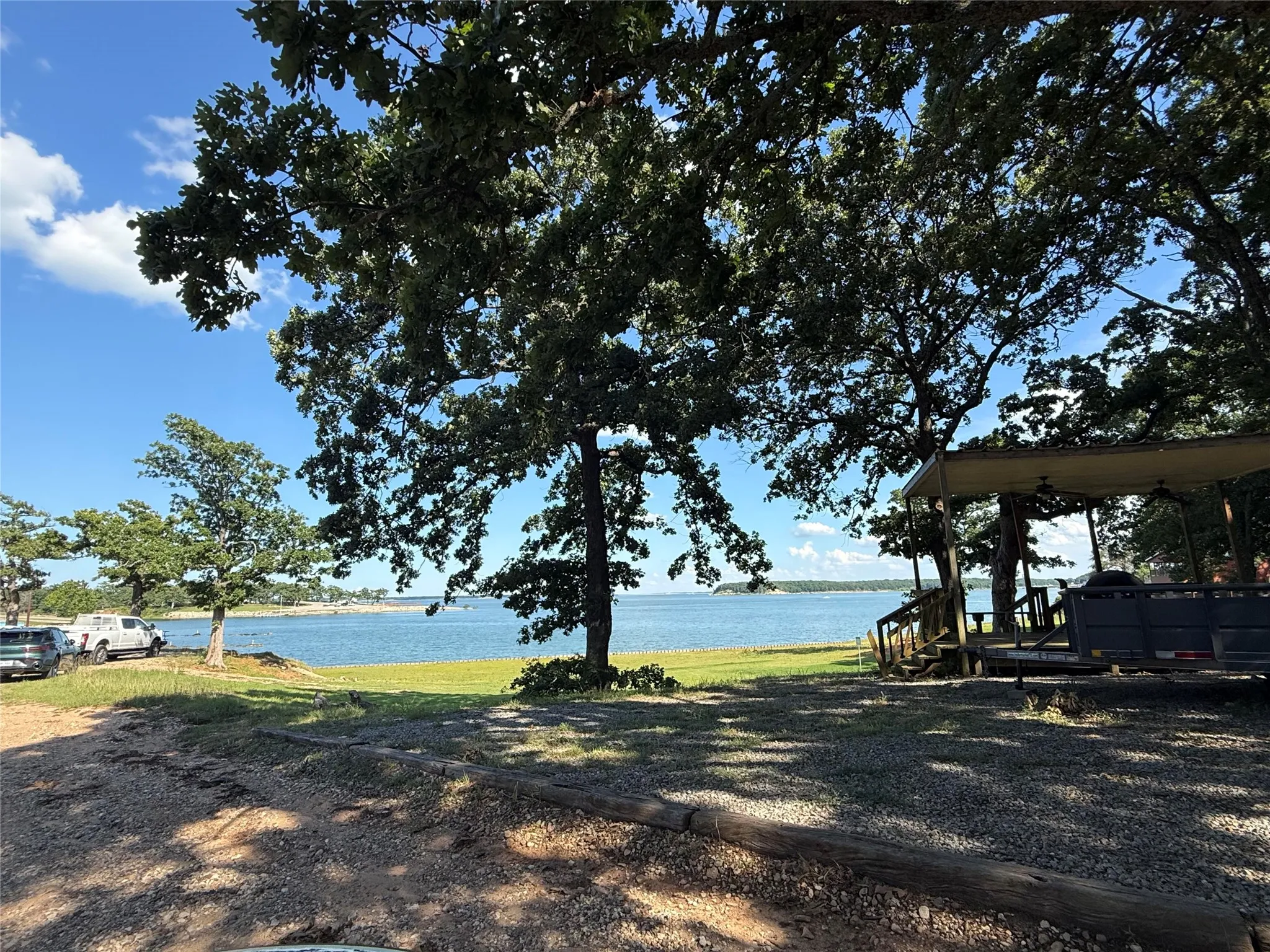 Mobile Home For Sale in Grayson County , 26 Volvo Lane, Pottsboro, Texas 75076, 3 Bedroom, 2 Bathroom, Garage spaces, 896 Sqft, built in 1999, mls#21374668, Real Estate Agent in Pottsboro, Homes For Sale in Grayson county, Homes For Sale in Pottsboro, Realtor in Pottsboro Texas, Real Estate Brokerage Independent Realty Texas, Luminita Cordes Realtor